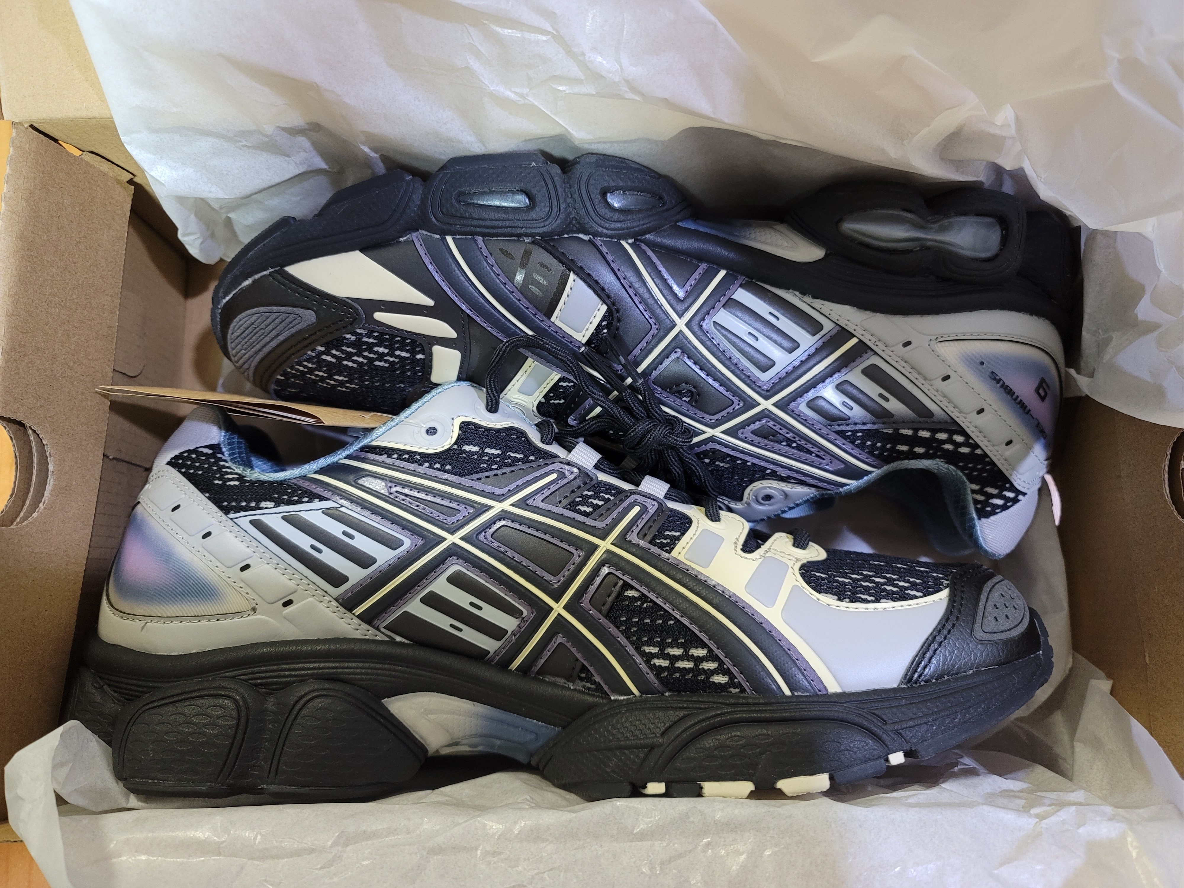 Asics UB5-S Gel-Nimbus 9 Black Gunmetal 착용 스타일