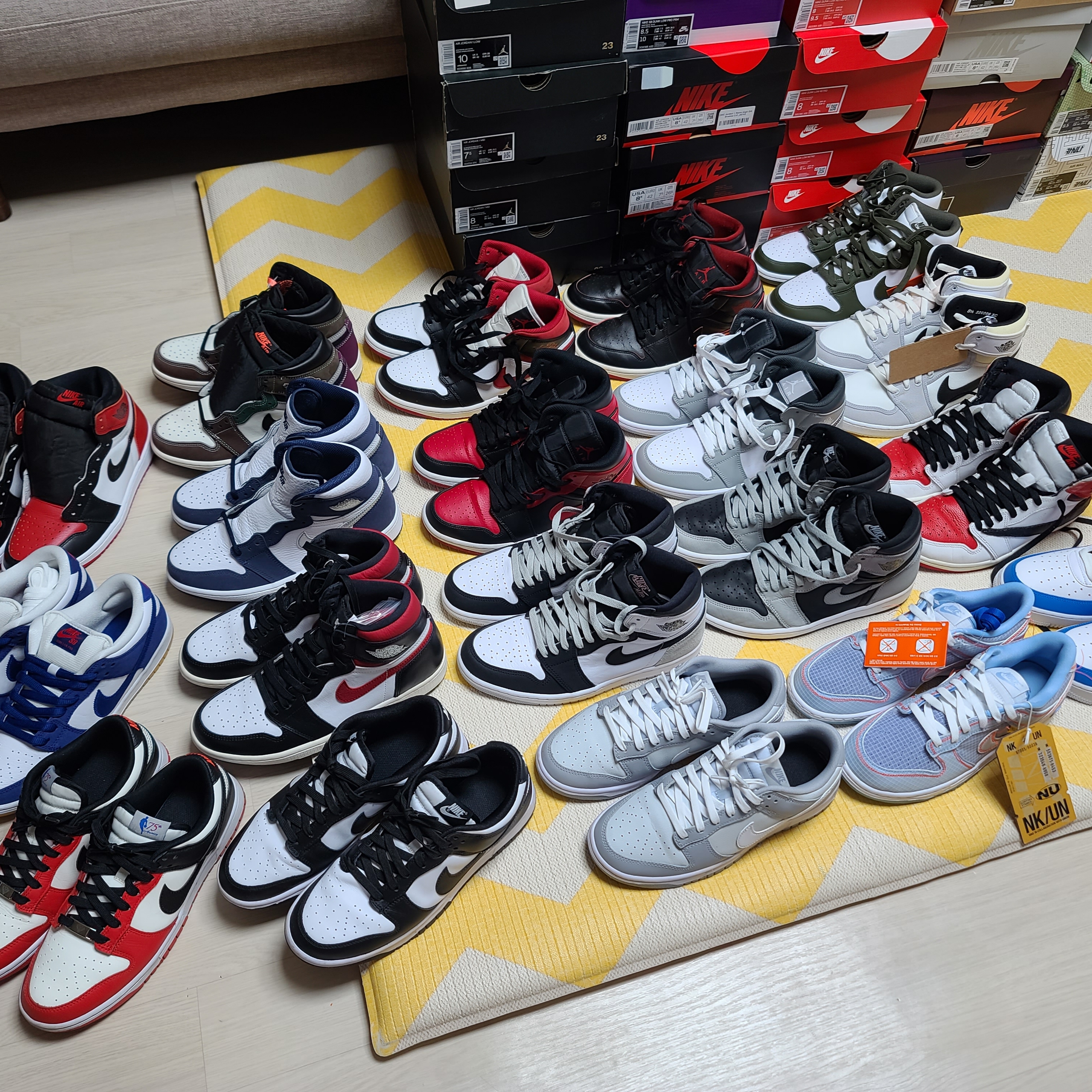 Jordan 1 Retro High OG CO.JP Midnight Navy, (GS) Nike Dunk Low Black 착용 스타일 - 2