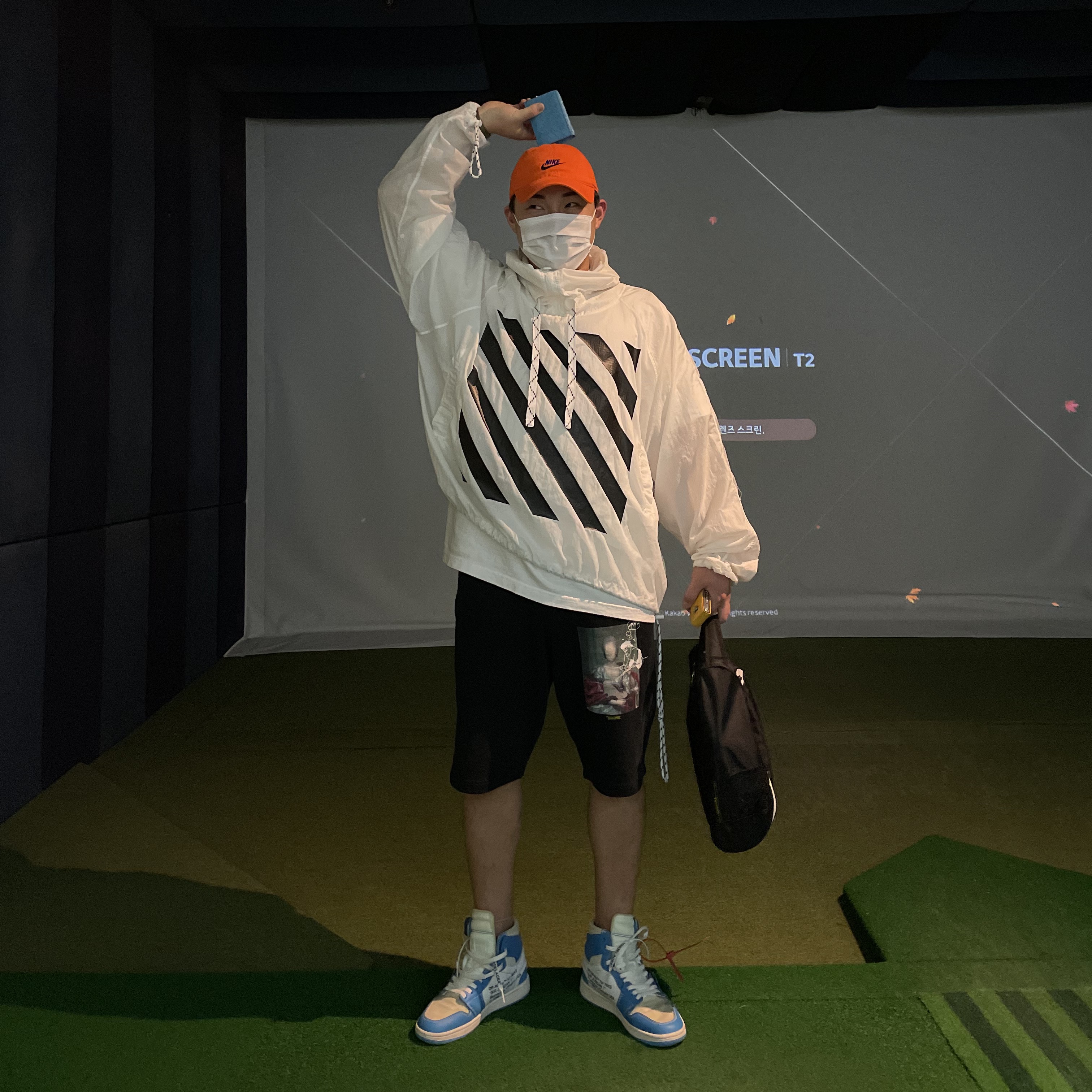 Jordan 1 x Off-White Retro High University Blue, Nike Heritage 86 Futura Washed Cap Gold 착용 스타일 - 3