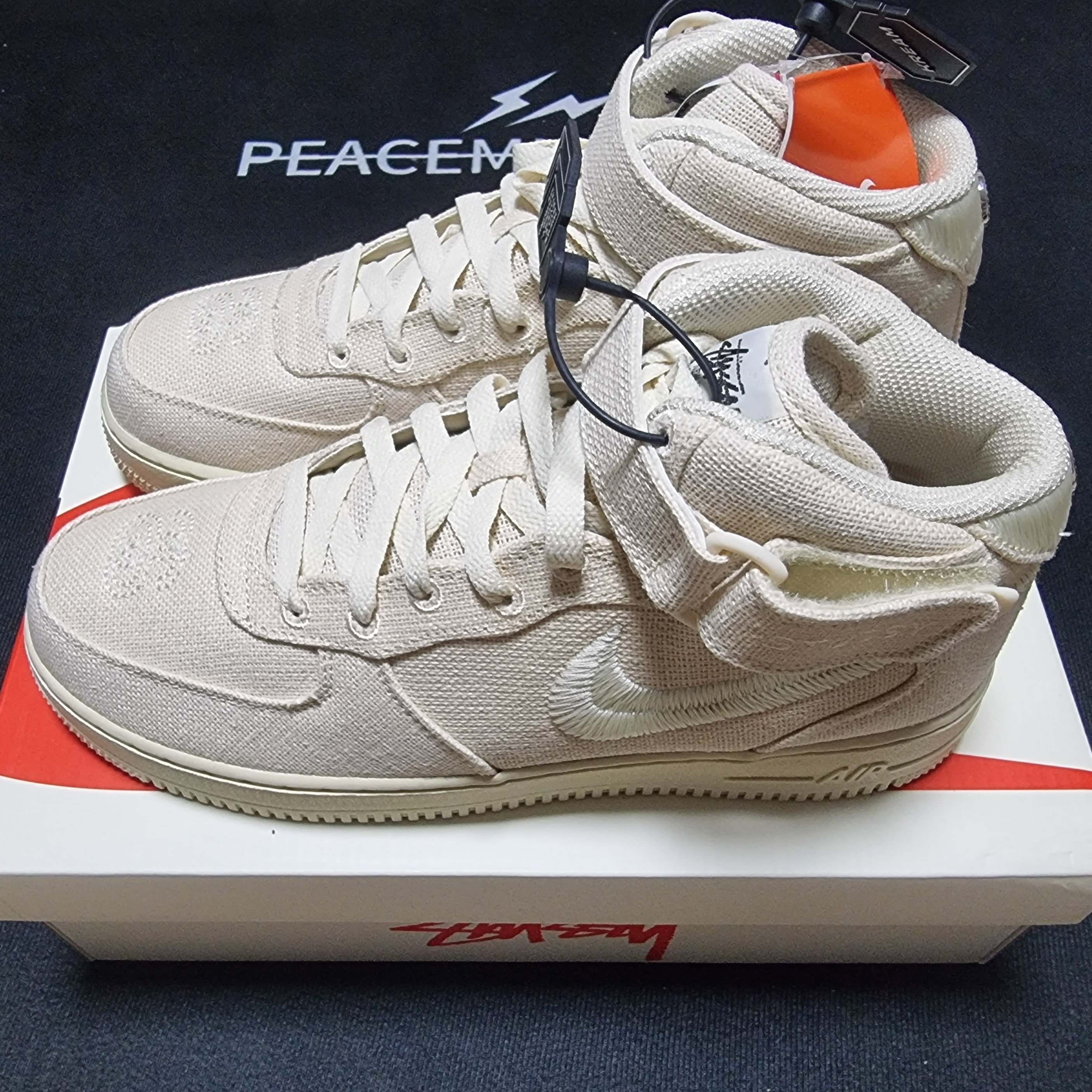 Nike x Stussy Air Force 1 '07 Mid SP Fossil 착용 스타일