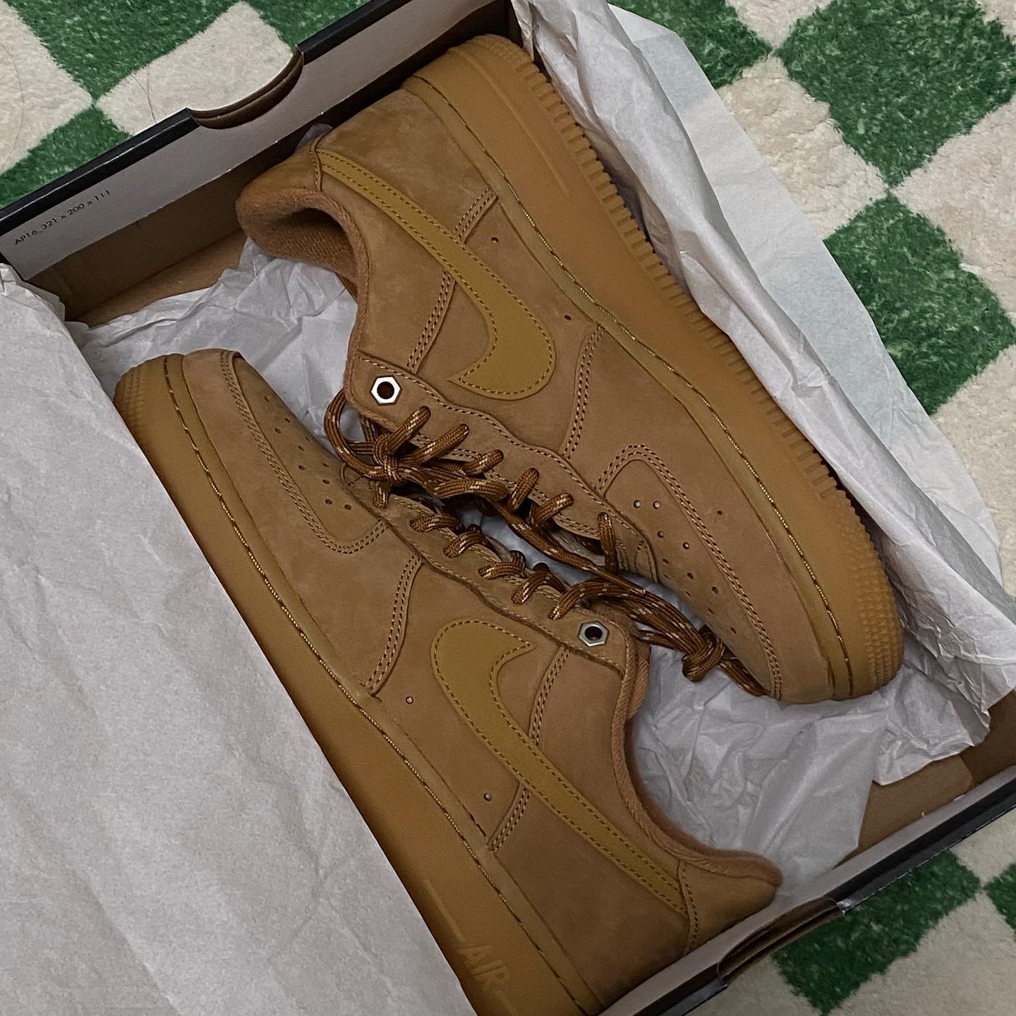 Nike Air Force 1 '07 WB Flax 착용 스타일 - 2