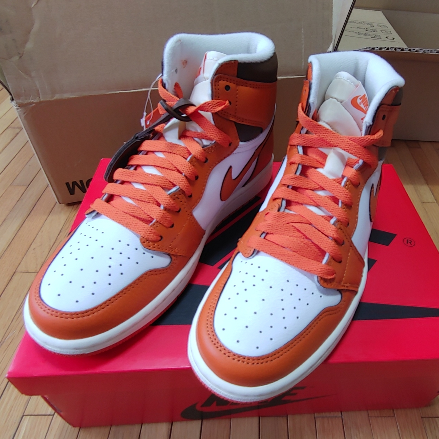 (W) Jordan 1 Retro High OG Starfish 착용 스타일 - 1