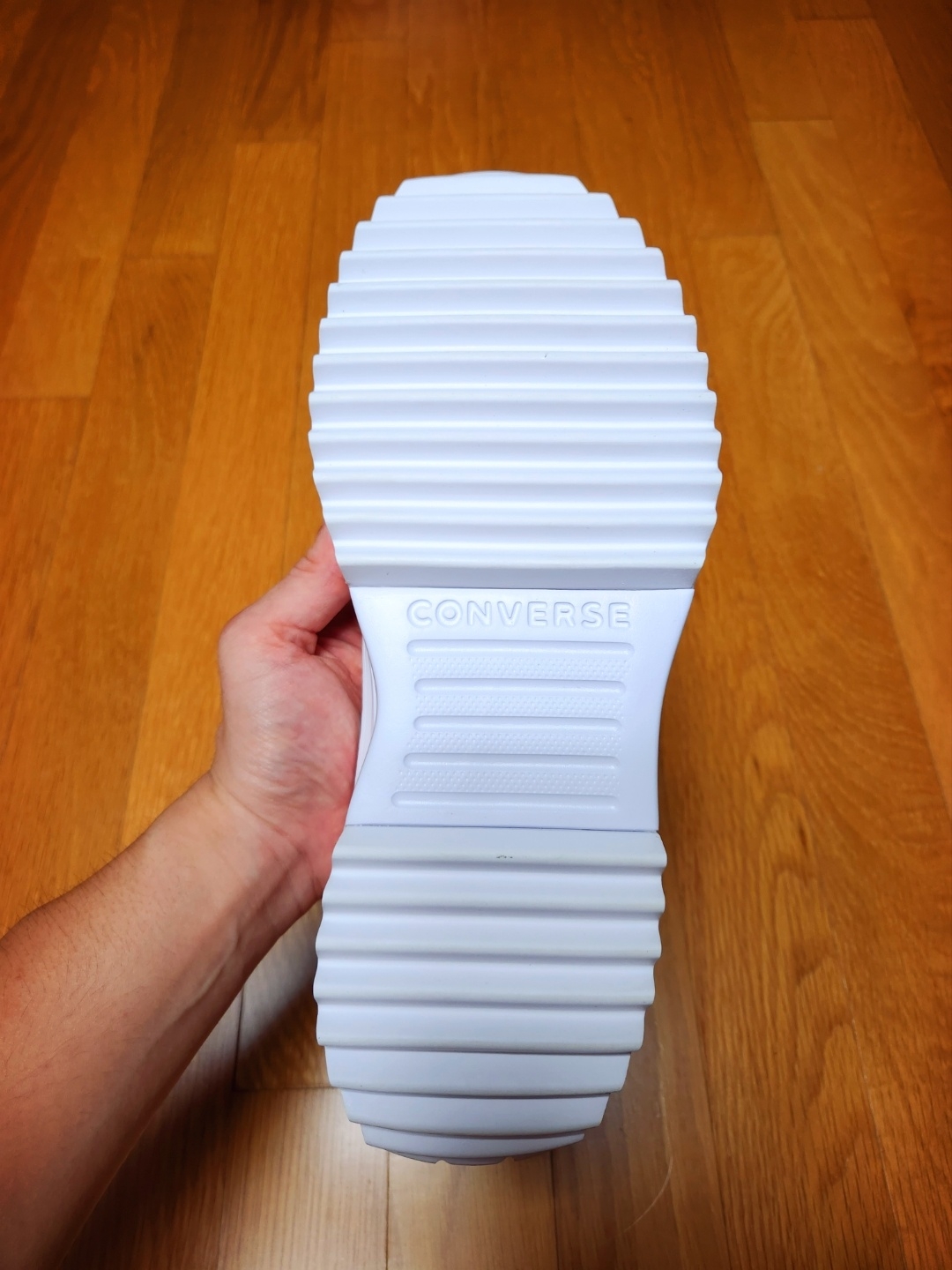 Converse Run Star Hike Hi Triple White 착용 스타일 - 3