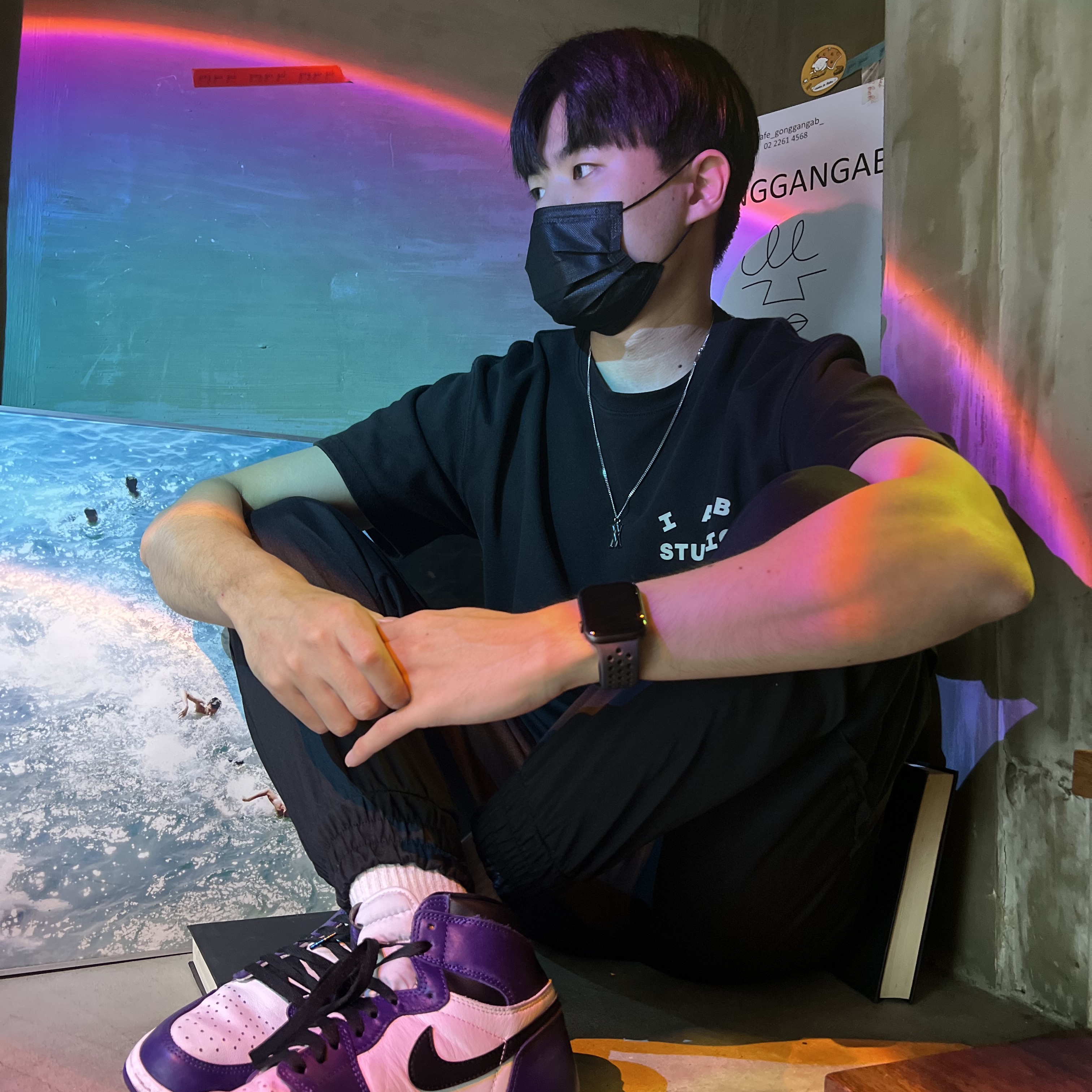 Jordan 1 Retro High OG Court Purple 2020, IAB Studio Black Glow T-Shirt 착용 스타일