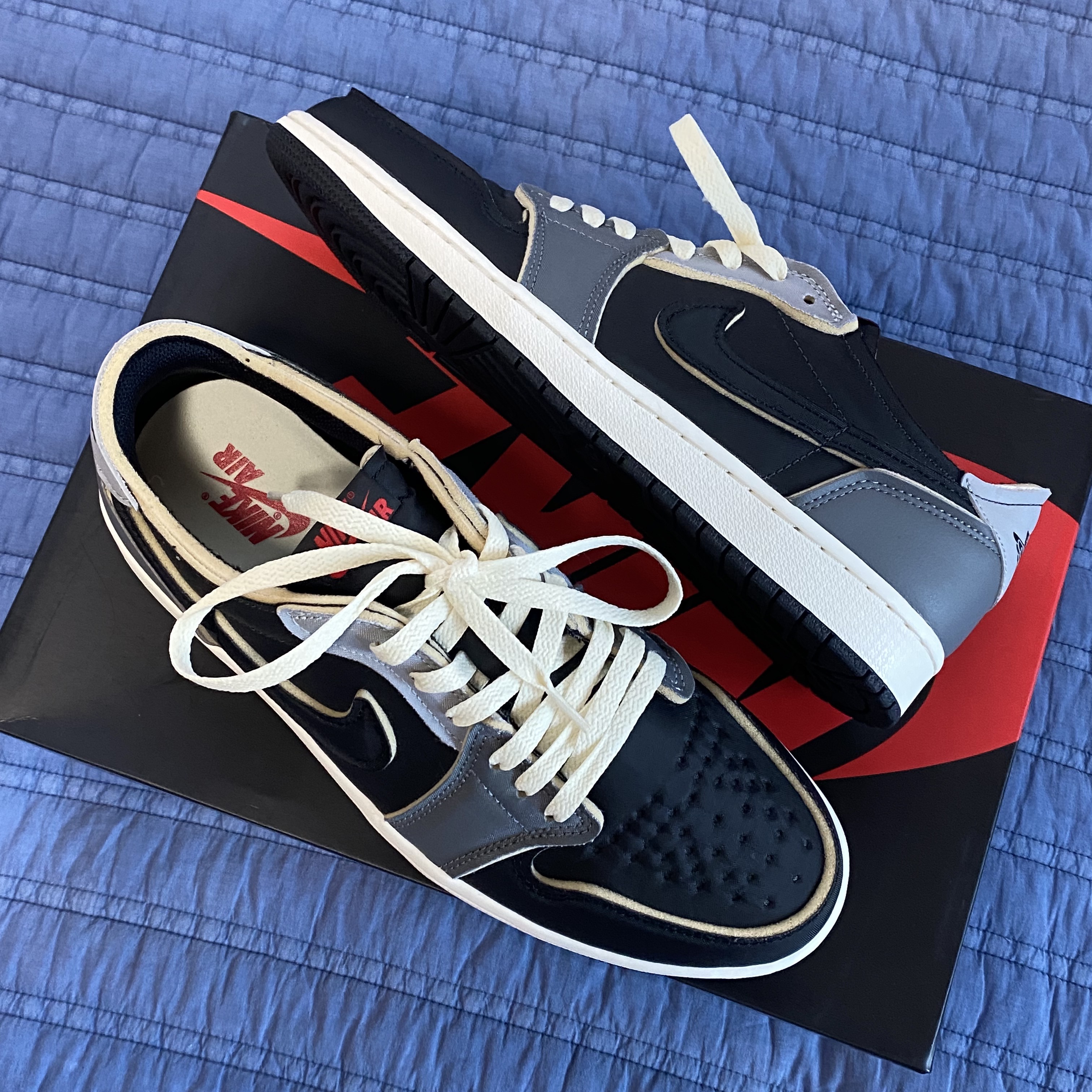 Jordan 1 Retro Low OG EX Black and Smoke Grey 착용 스타일 - 1
