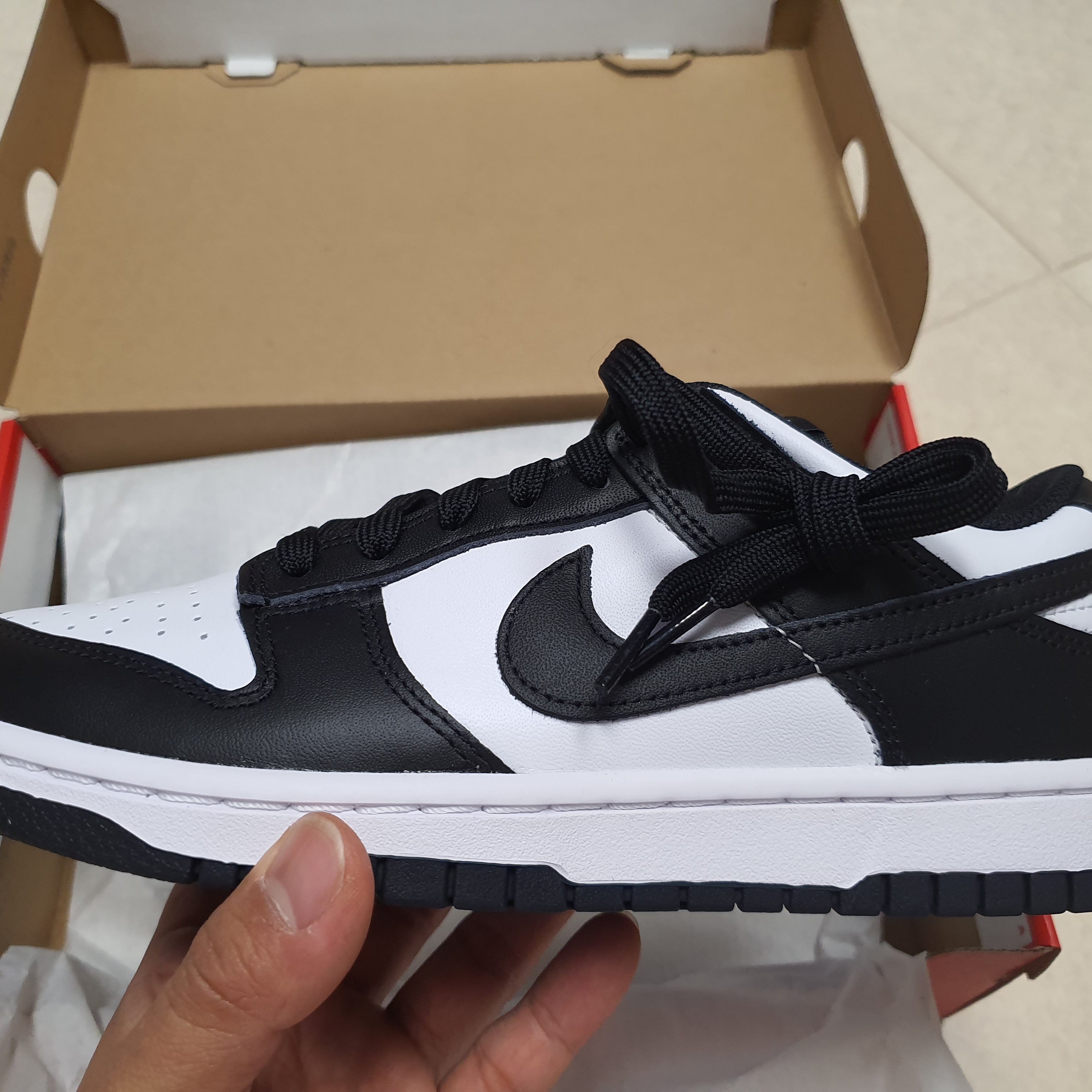 (GS) Nike Dunk Low Black 착용 스타일