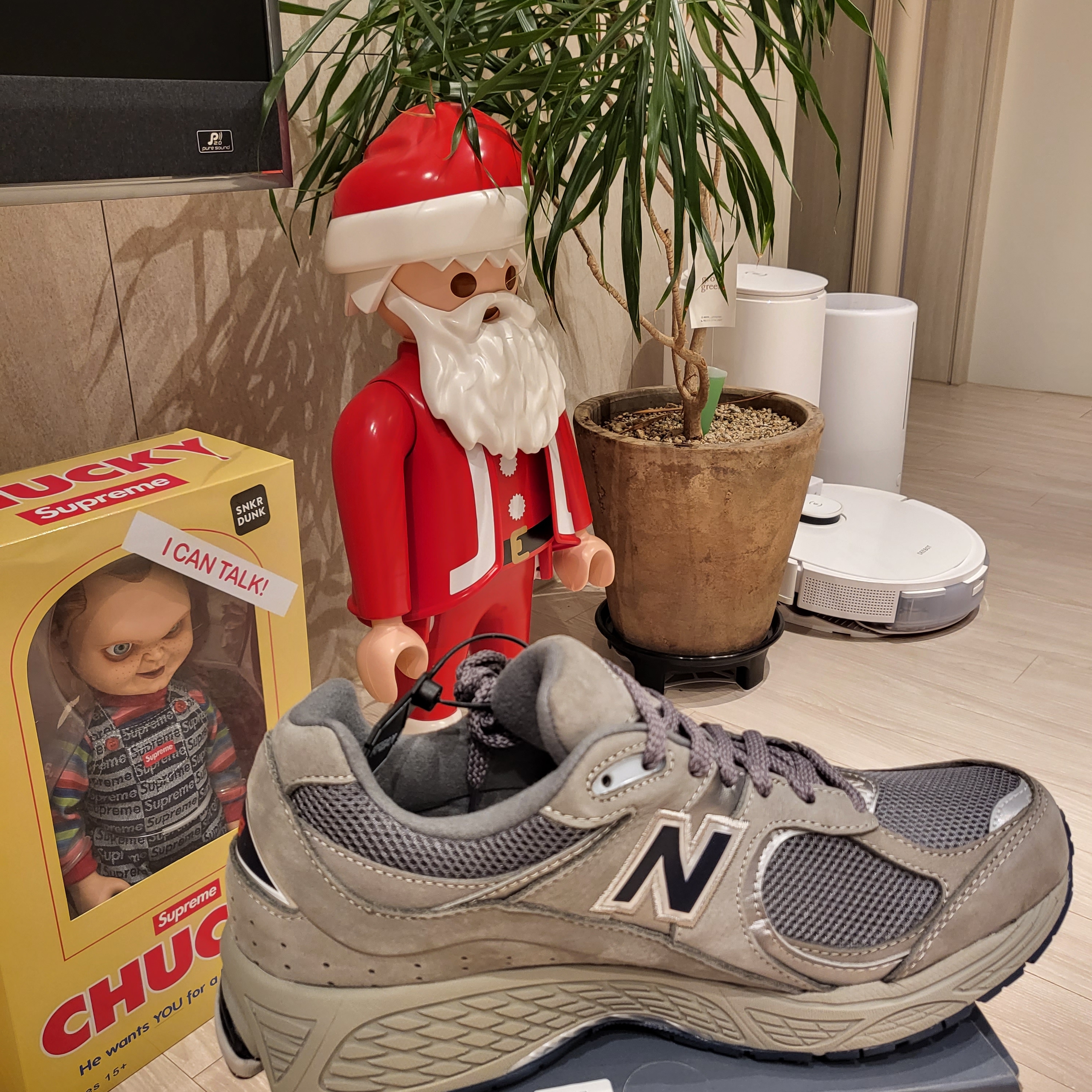 New Balance 2002R Grey, Supreme Chucky Doll - 20FW 착용 스타일