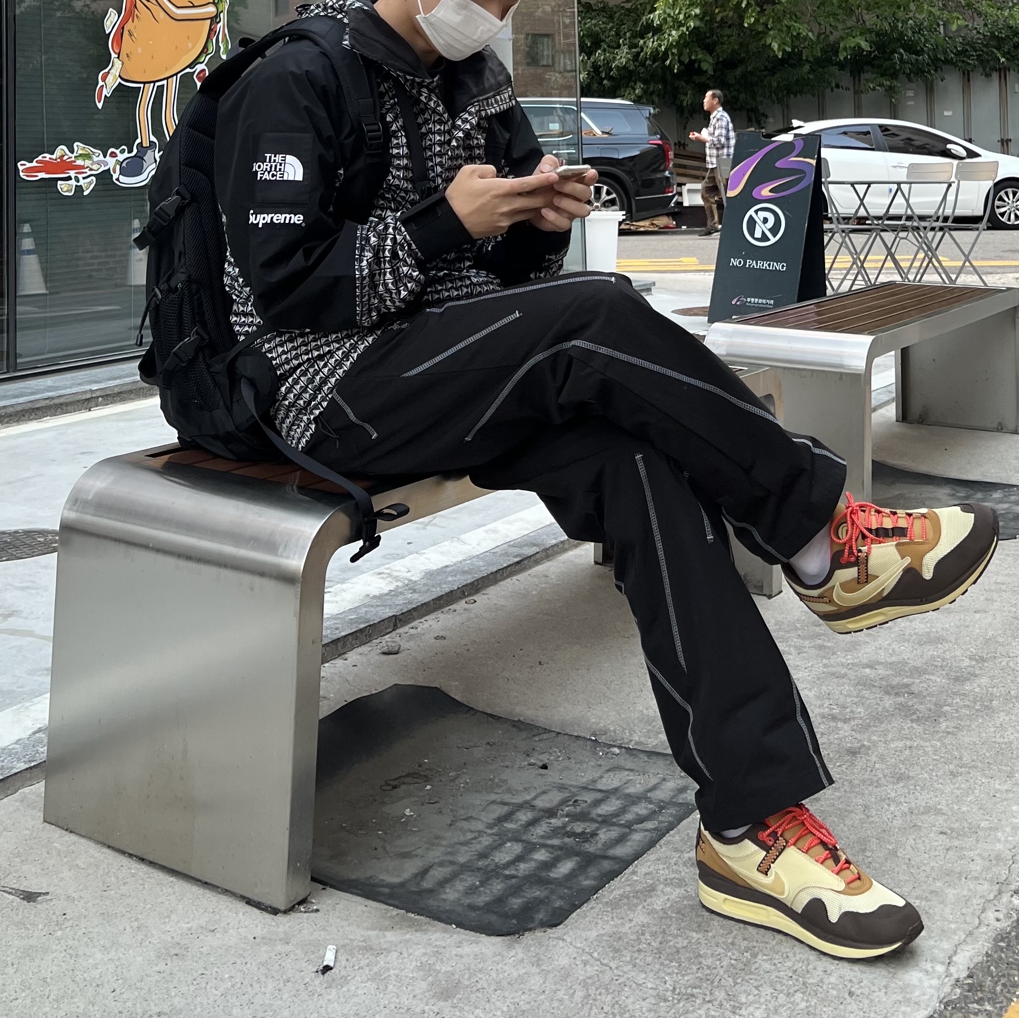 Supreme x The North Face Studded Mountain Light Jacket Black - 21SS, Nike x Travis Scott Air Max 1 Cact.us Brown 착용 스타일