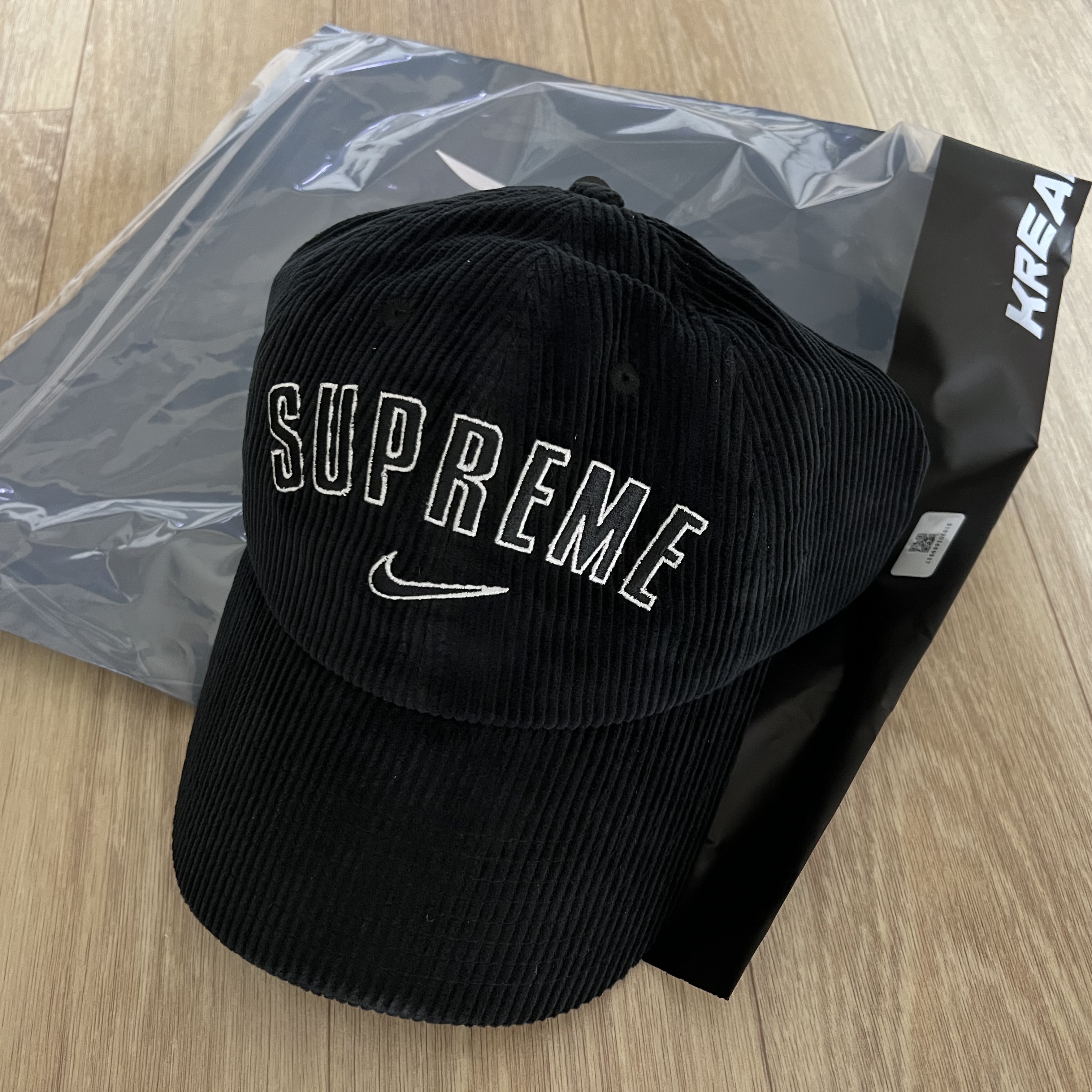 Supreme x Nike Arc Corduroy 6-Panel Black - 22SS 착용 스타일 - 1