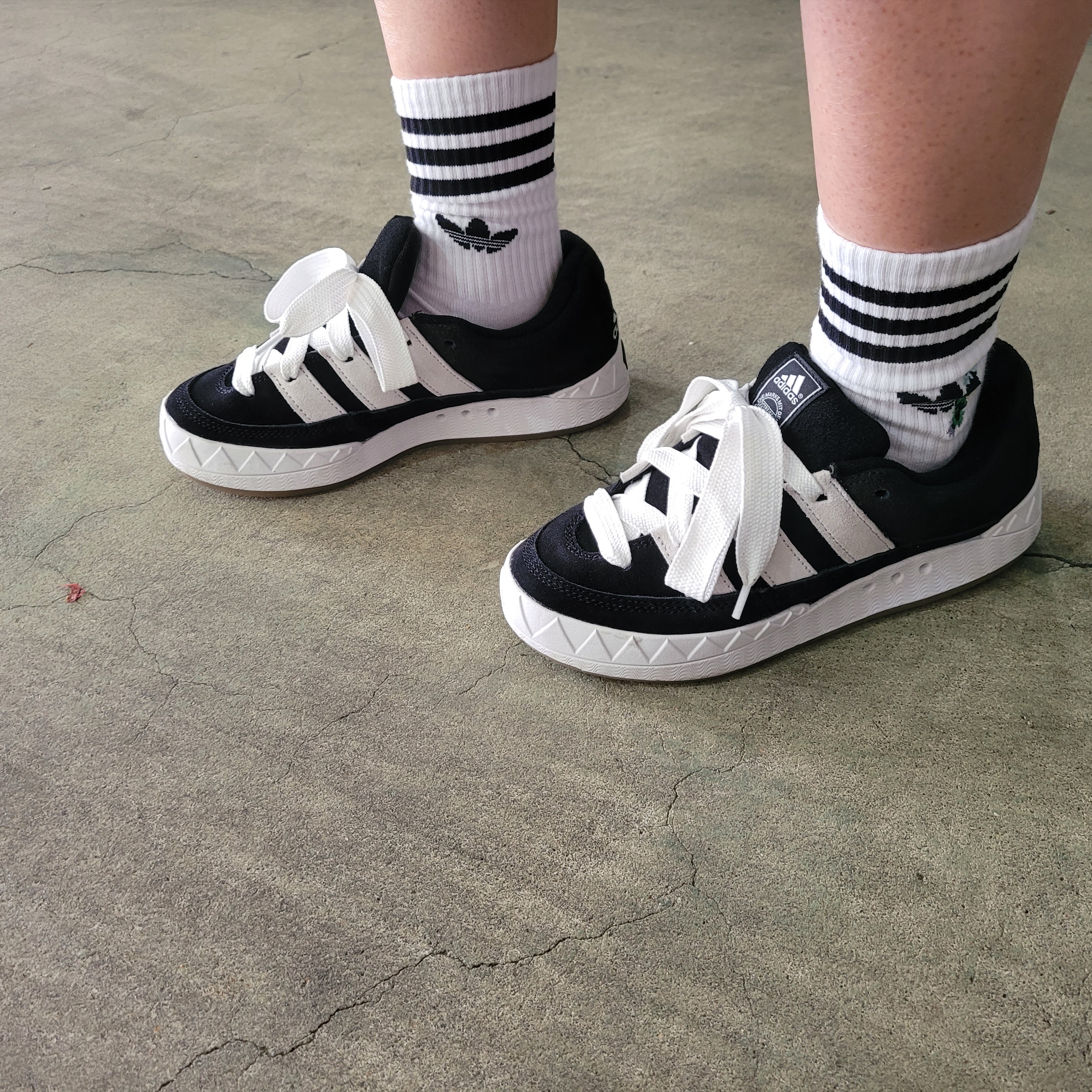 Adidas Adimatic Core Black 착용 스타일 - 4