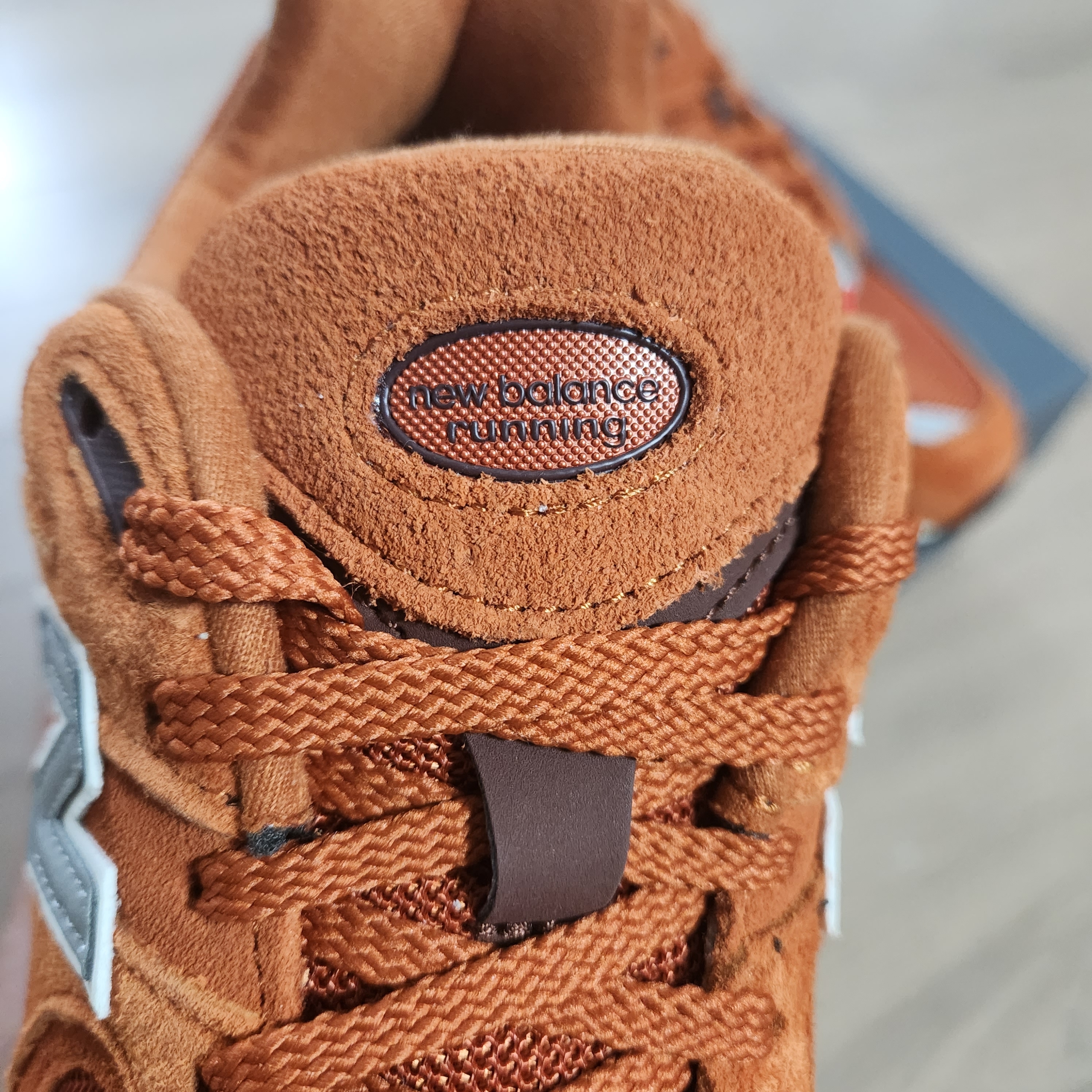 New Balance 2002R Rust Oxide 착용 스타일 - 4
