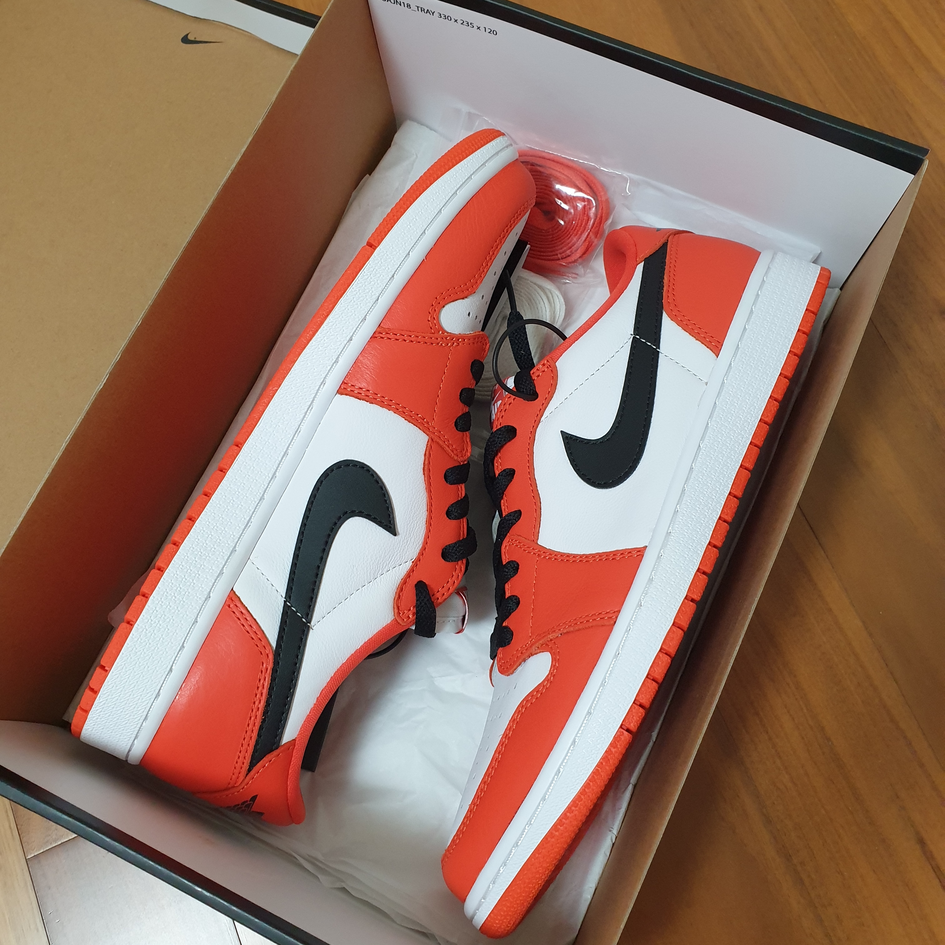 Jordan 1 Low OG Starfish 착용 스타일 - 1
