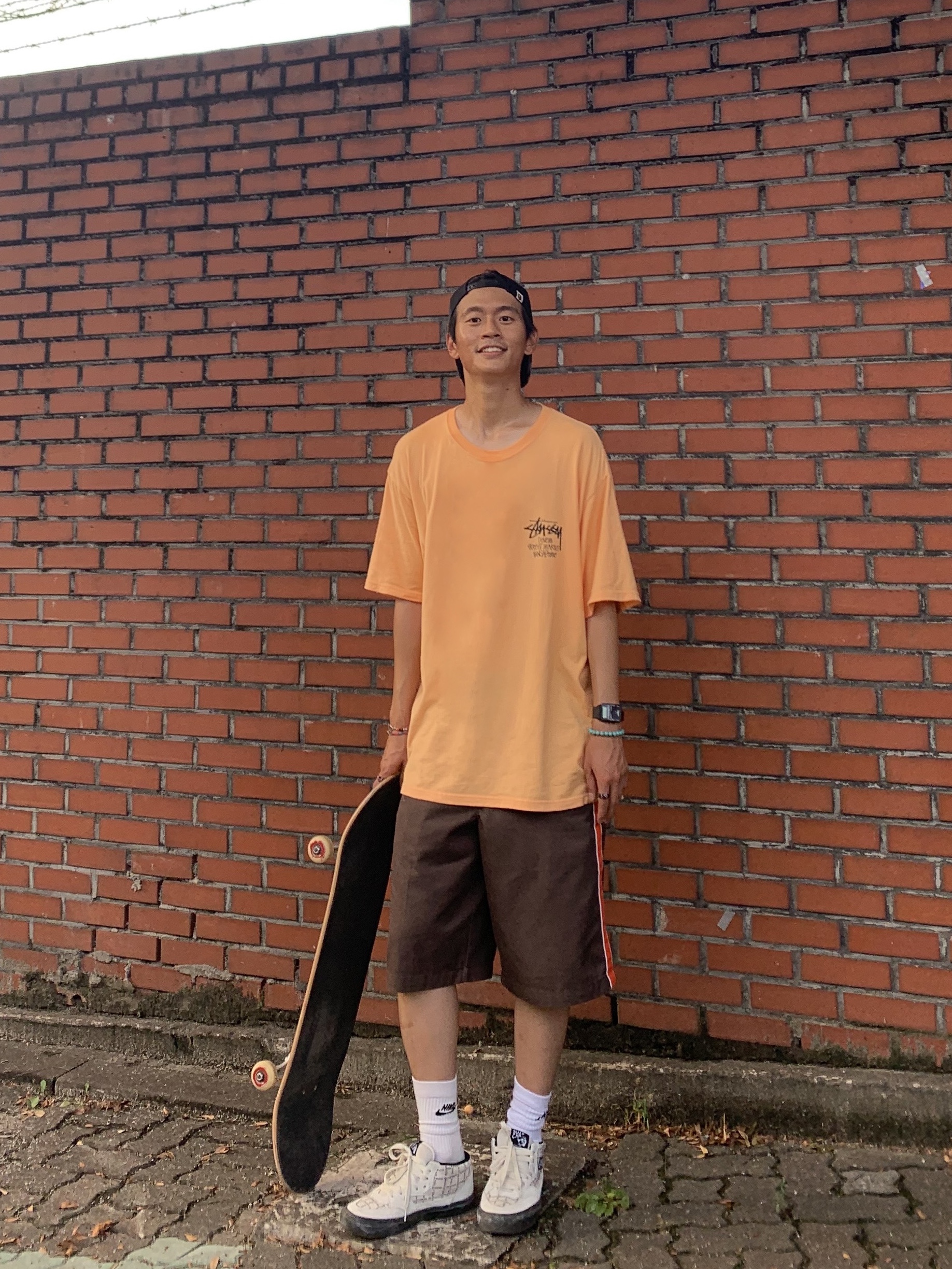 Stussy Stock DSM Los Angeles T-Shirt Peach 2021, Supreme x Dickies Stripe 13 Inch Loose Fit Work Shorts Brown - 22SS 착용 스타일