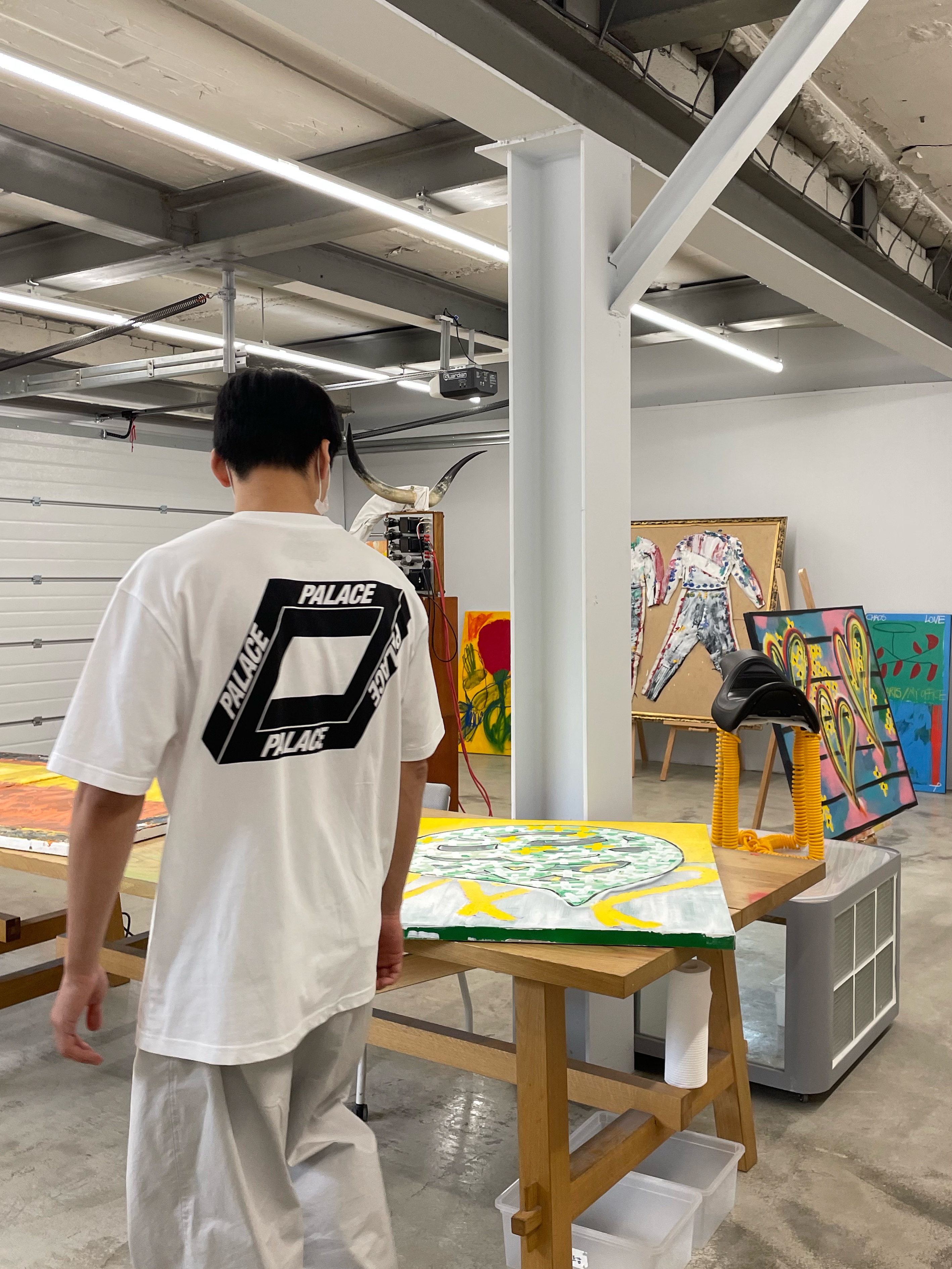 Palace Dodgy But Lush T-Shirt White - 21SS 착용 스타일