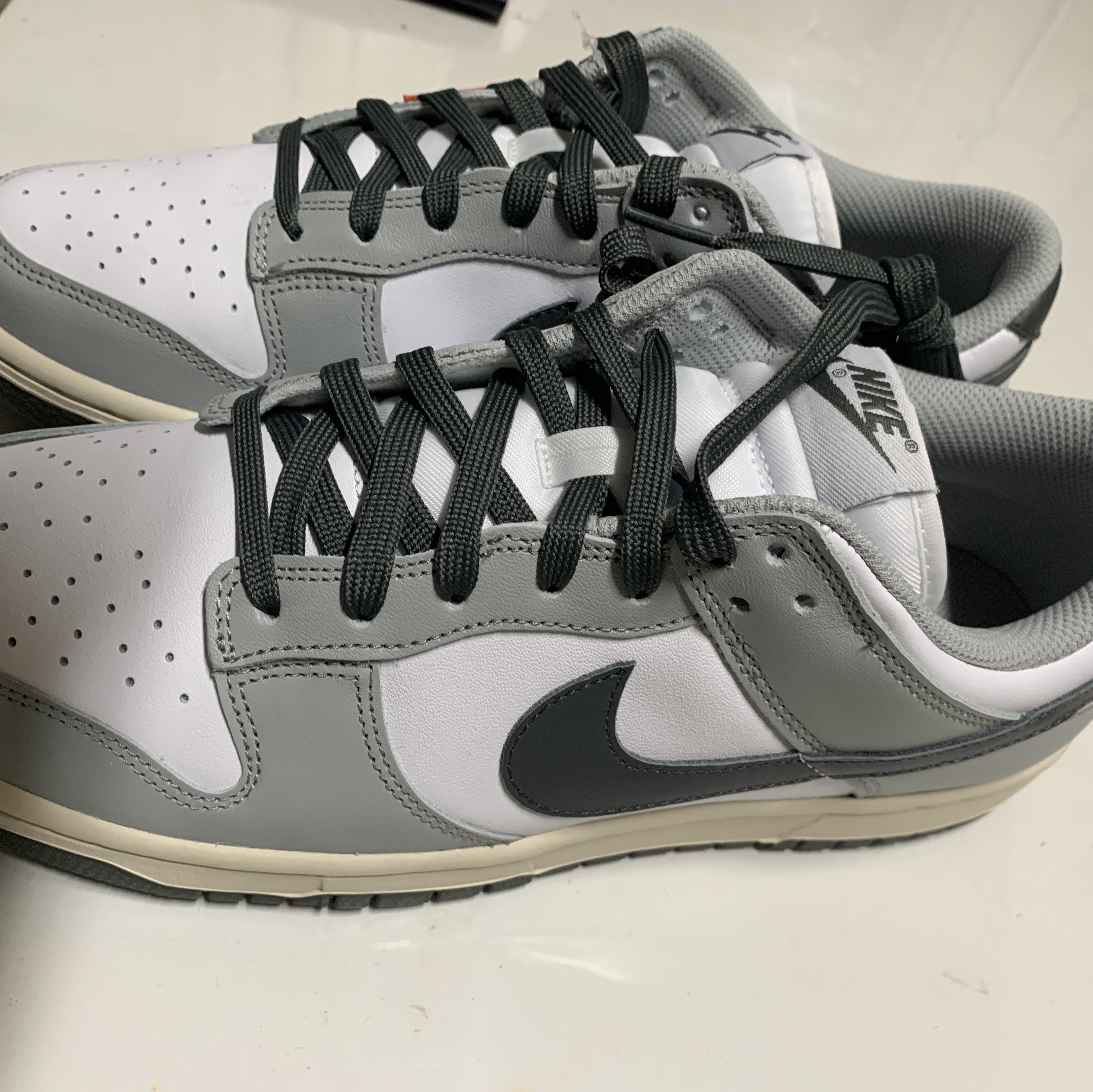 (W) Nike Dunk Low Light Smoke Grey 착용 스타일 - 2