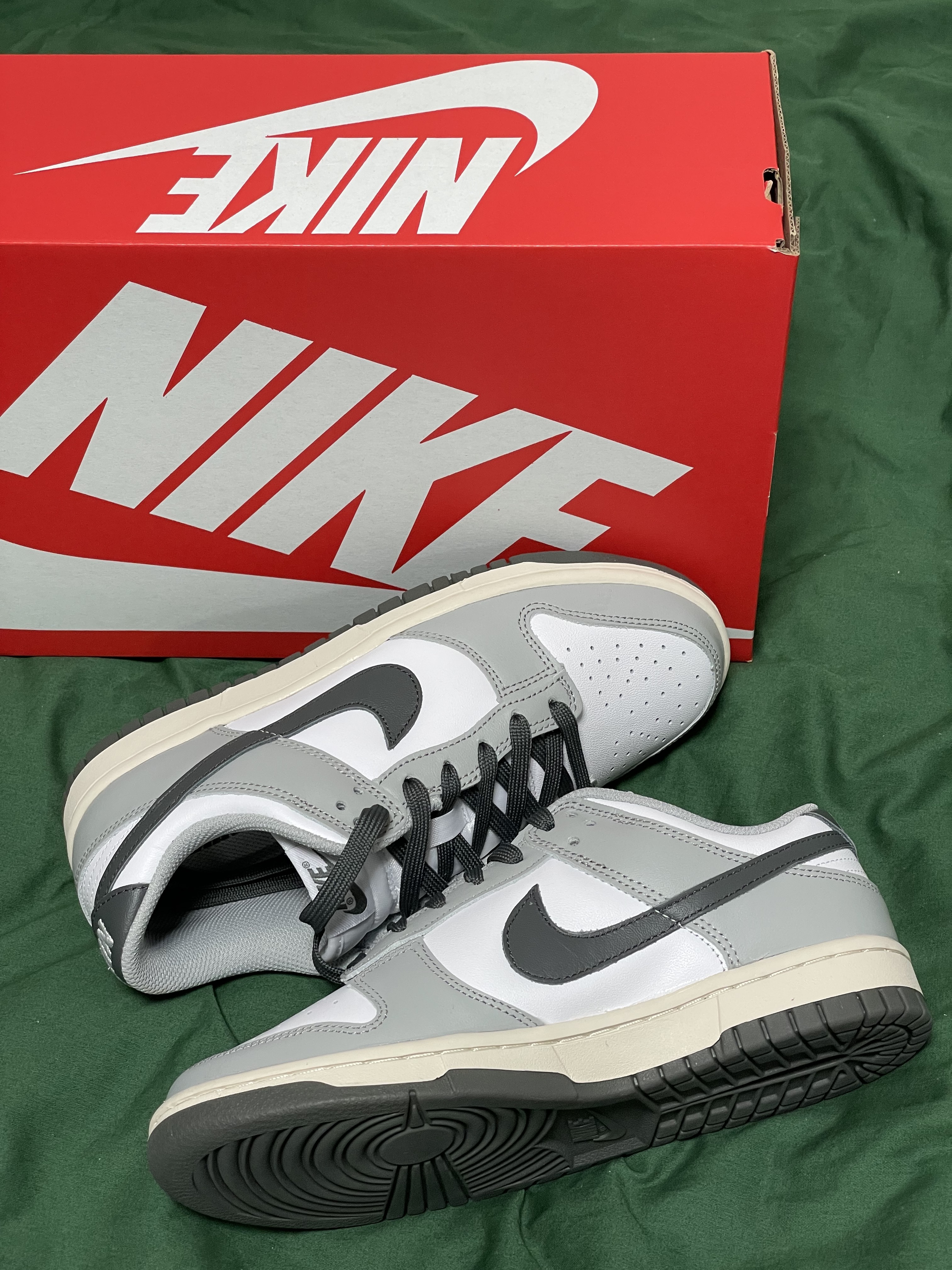 (W) Nike Dunk Low Light Smoke Grey 착용 스타일