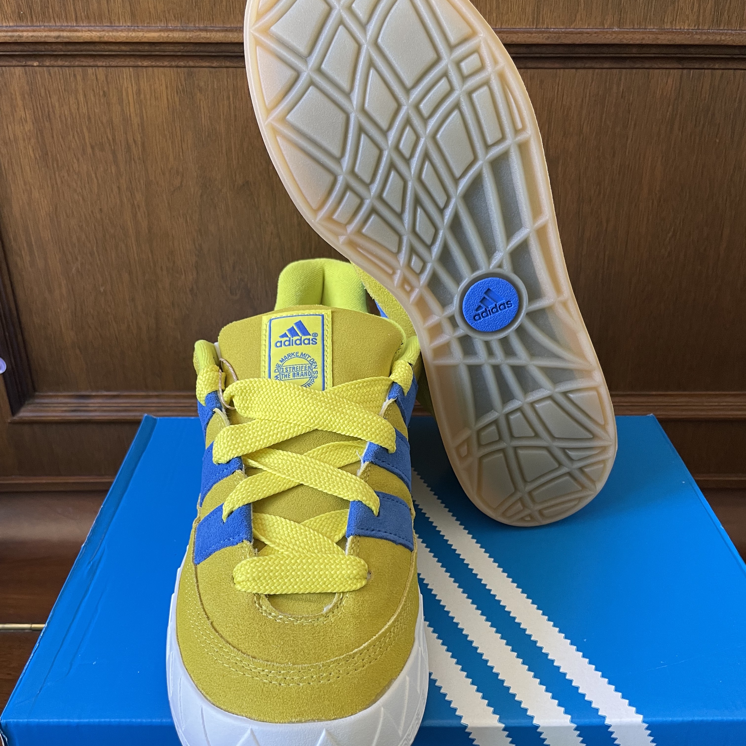 Adidas Adimatic Bright Yellow Blue 착용 스타일 - 5