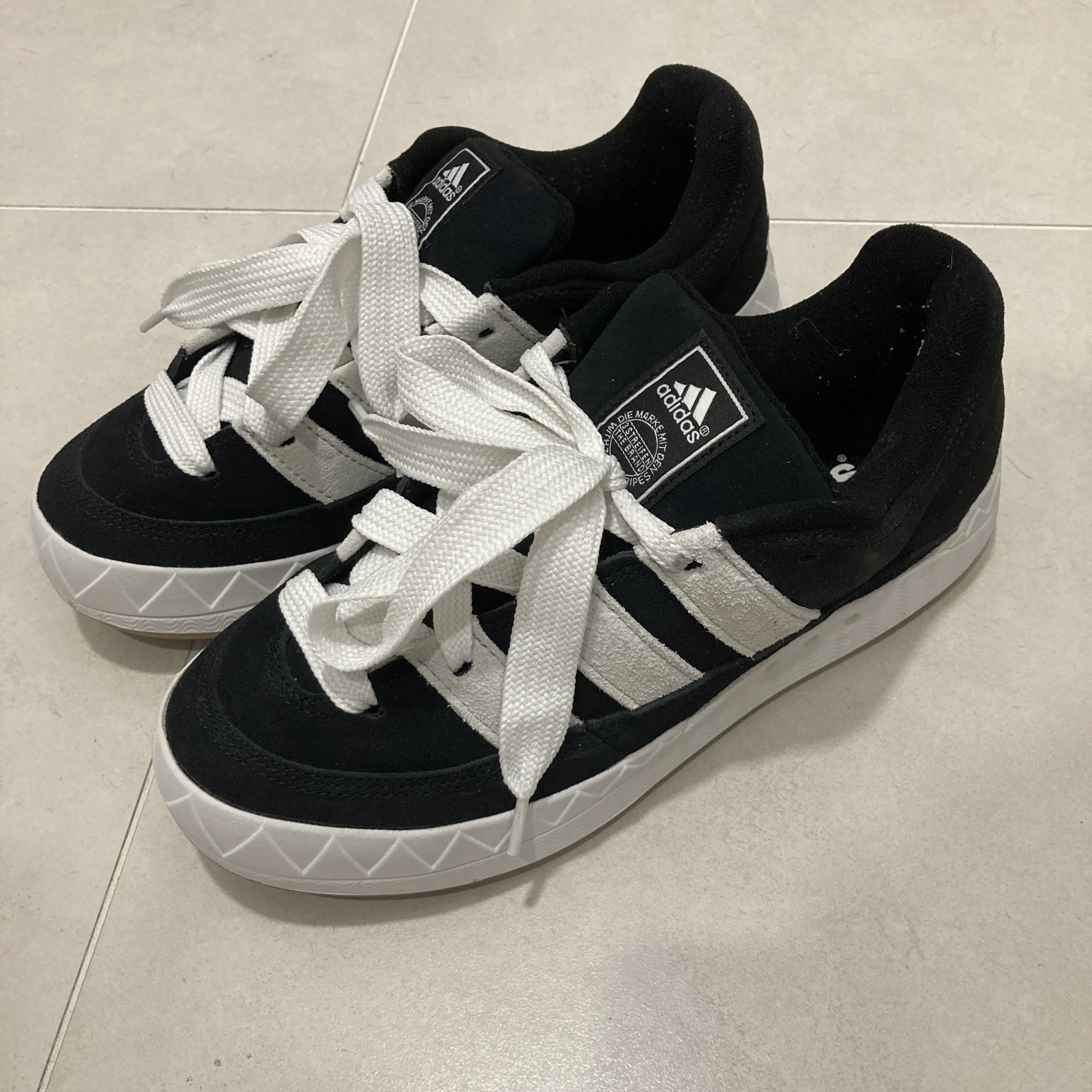 Adidas Adimatic Core Black, Adidas x Beyonce Ivy Park Nite Jogger Off White 착용 스타일 - 1