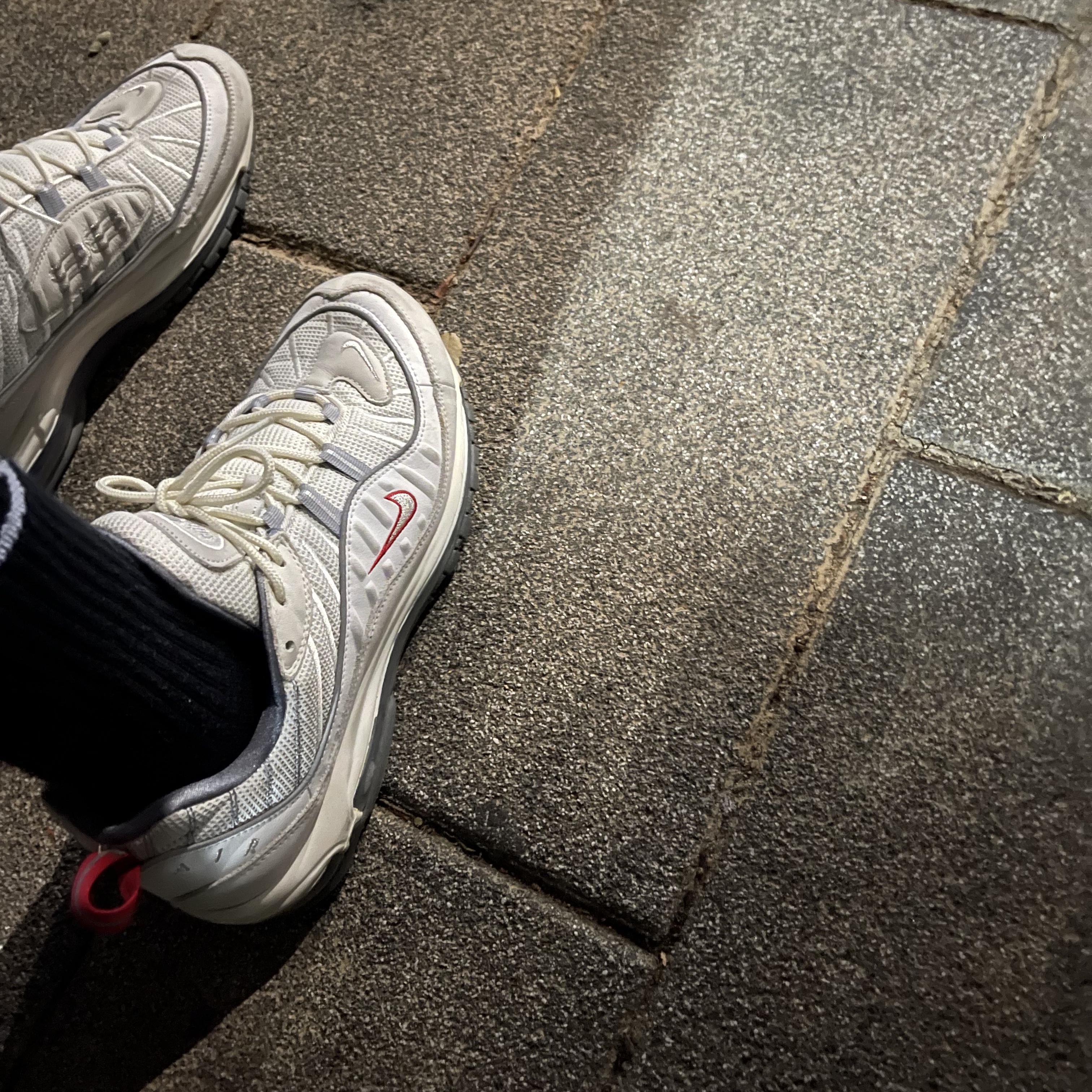 Nike Air Max 98 Summit White 착용 스타일 - 3