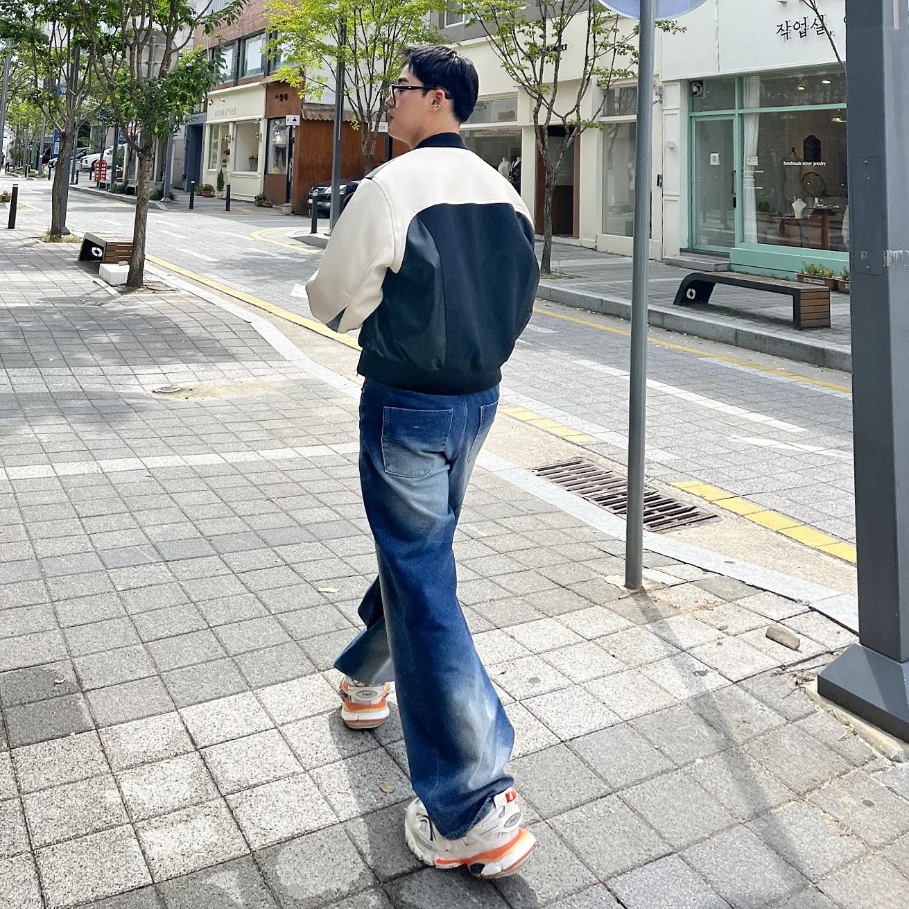 Balenciaga Track Sneakers White Orange 2019 착용 스타일 - 2