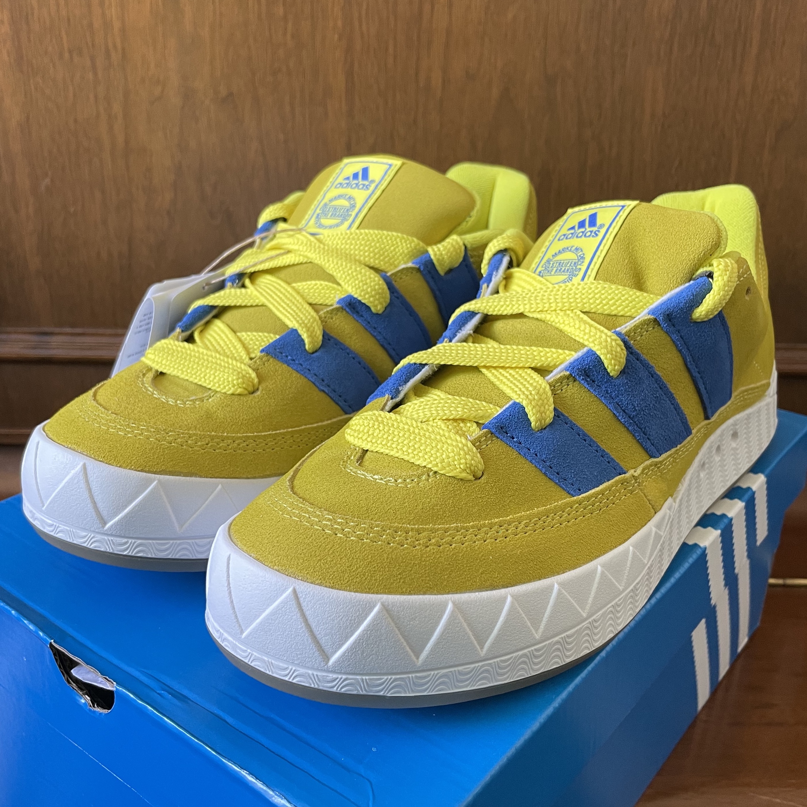 Adidas Adimatic Bright Yellow Blue 착용 스타일 - 2