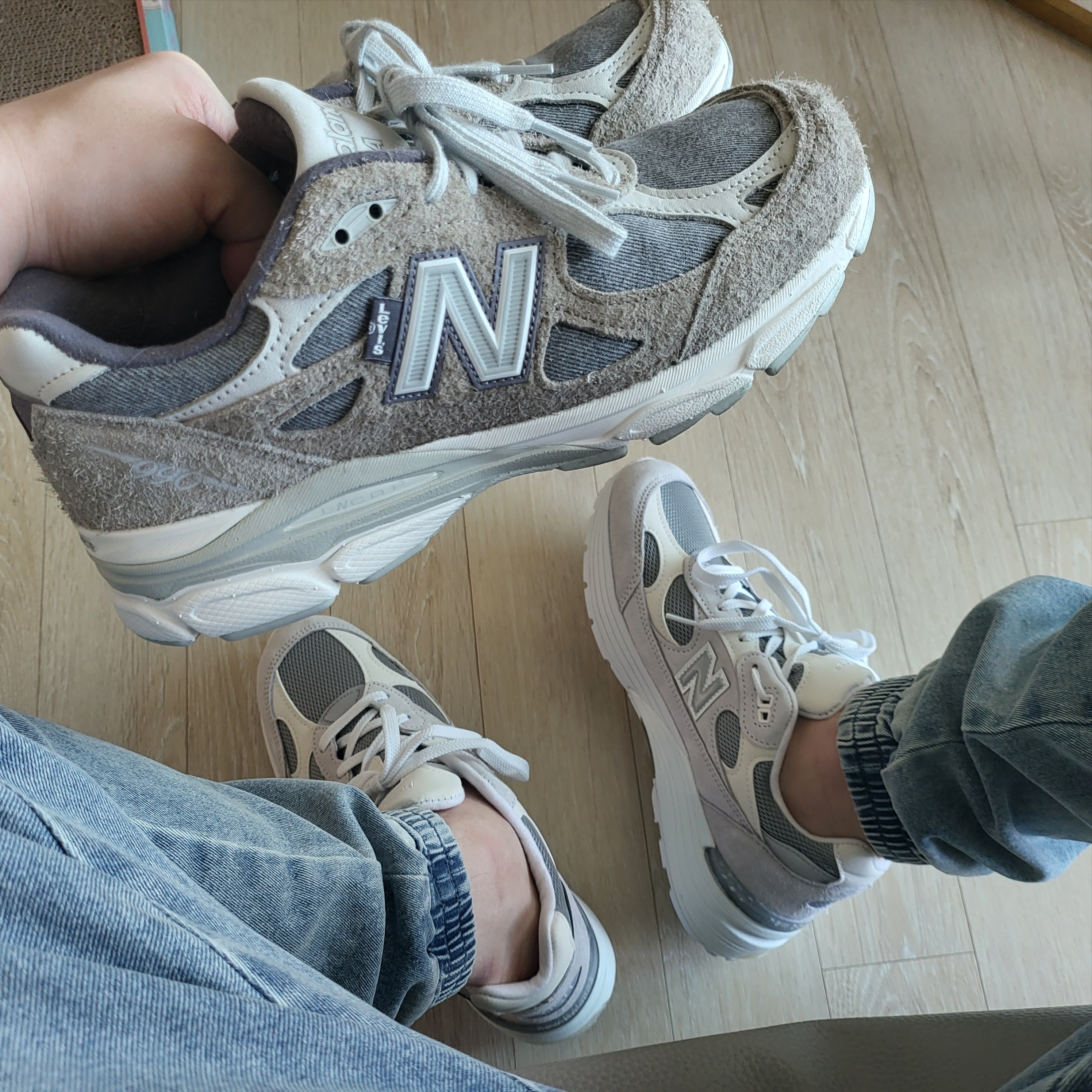 New Balance x Levi's 990v3 Grey (Levi's Tag), New Balance 992 Made in USA White Silver 착용 스타일 - 1
