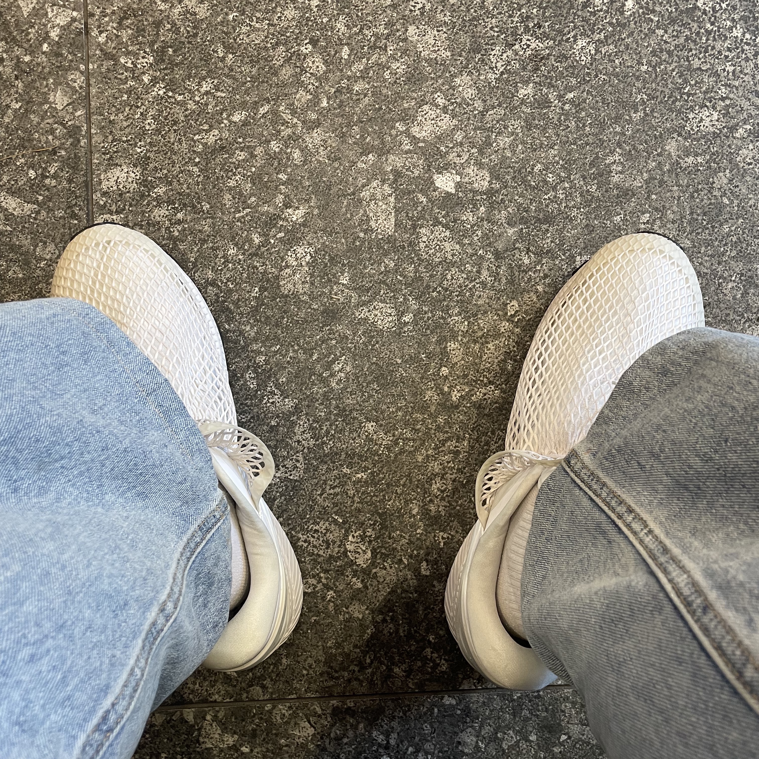 Asics x Vivienne Westwood Gel-Kayano 26 Birch White 착용 스타일