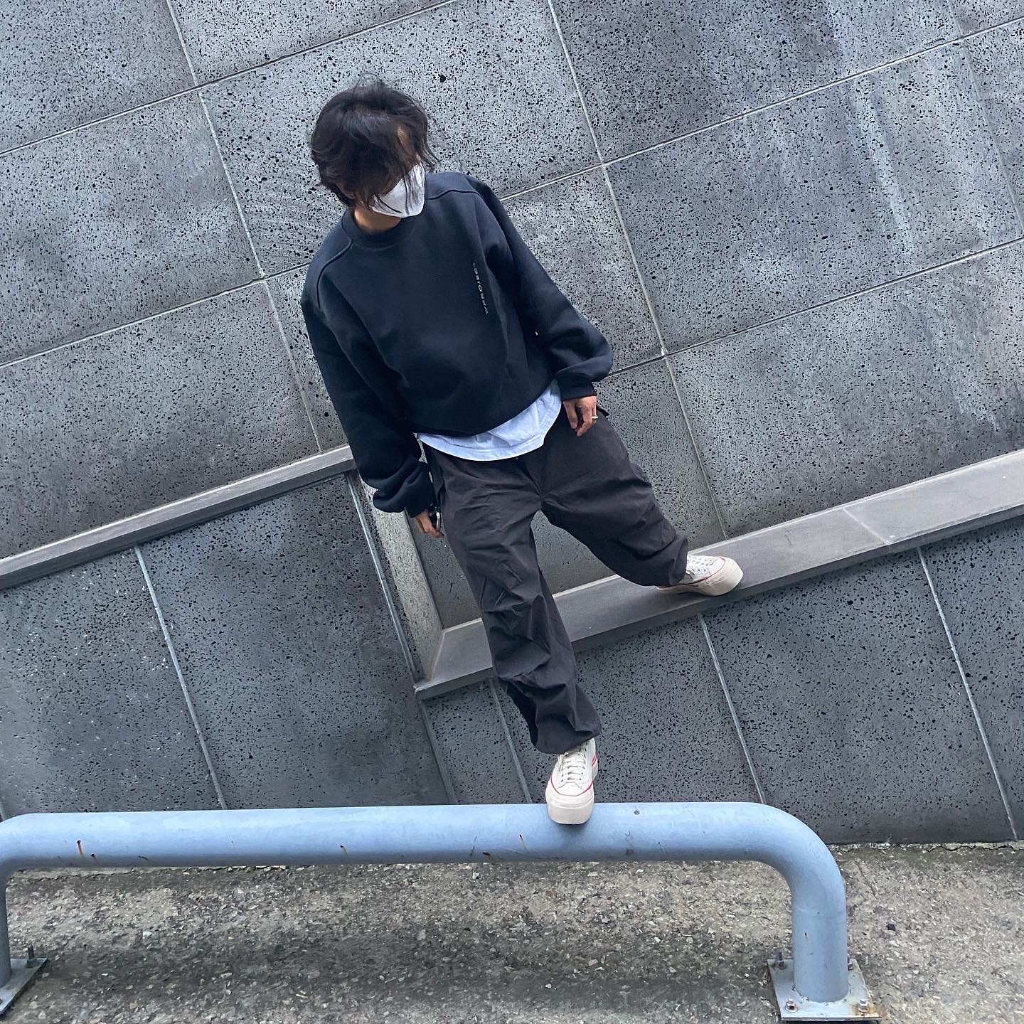 Stussy Nyco Over Trousers Washed Black 착용 스타일 - 3