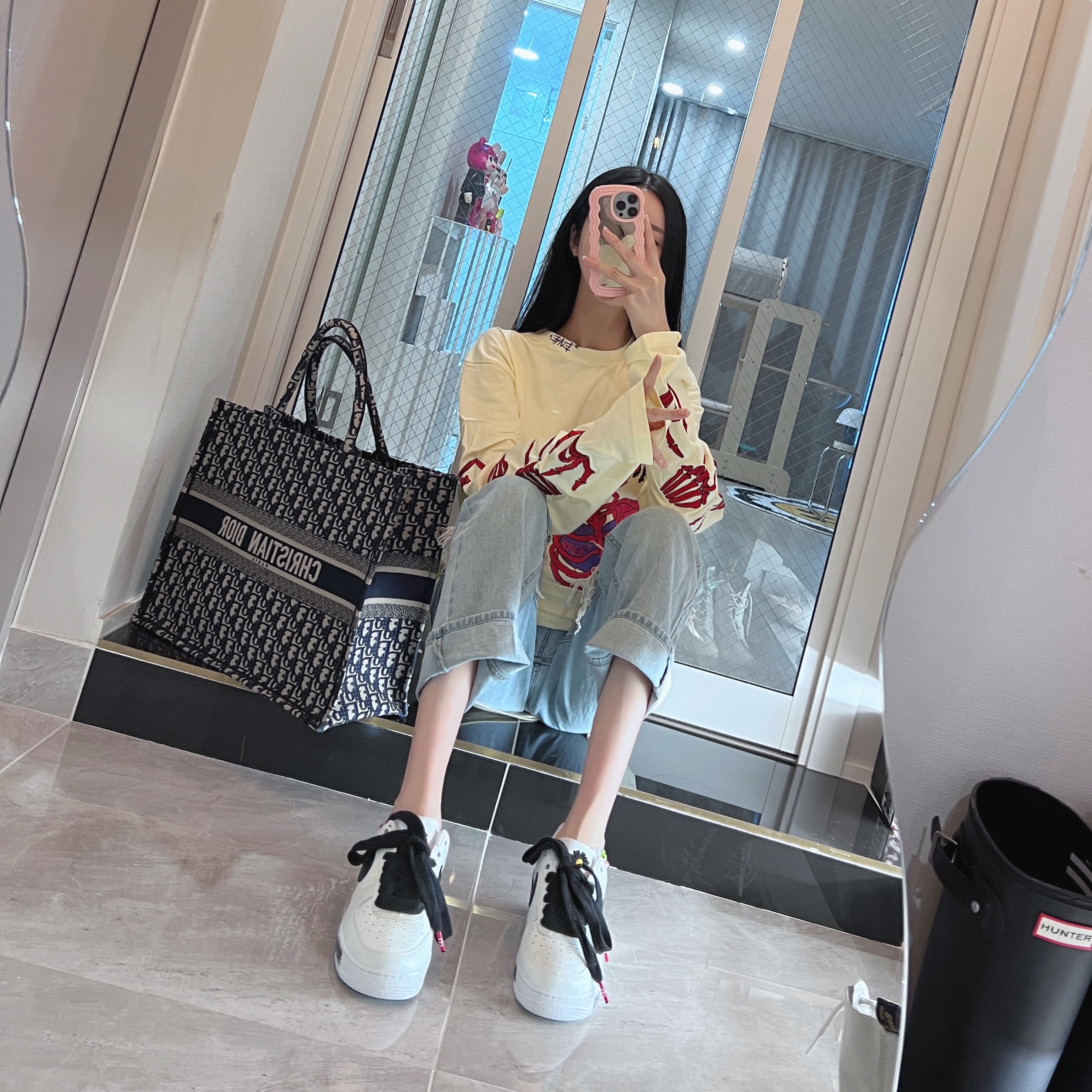 Nike x Peaceminusone Air Force 1 Low Para-Noise 2.0, Dior Large Book Tote Blue Dior Oblique Embroidery 착용 스타일