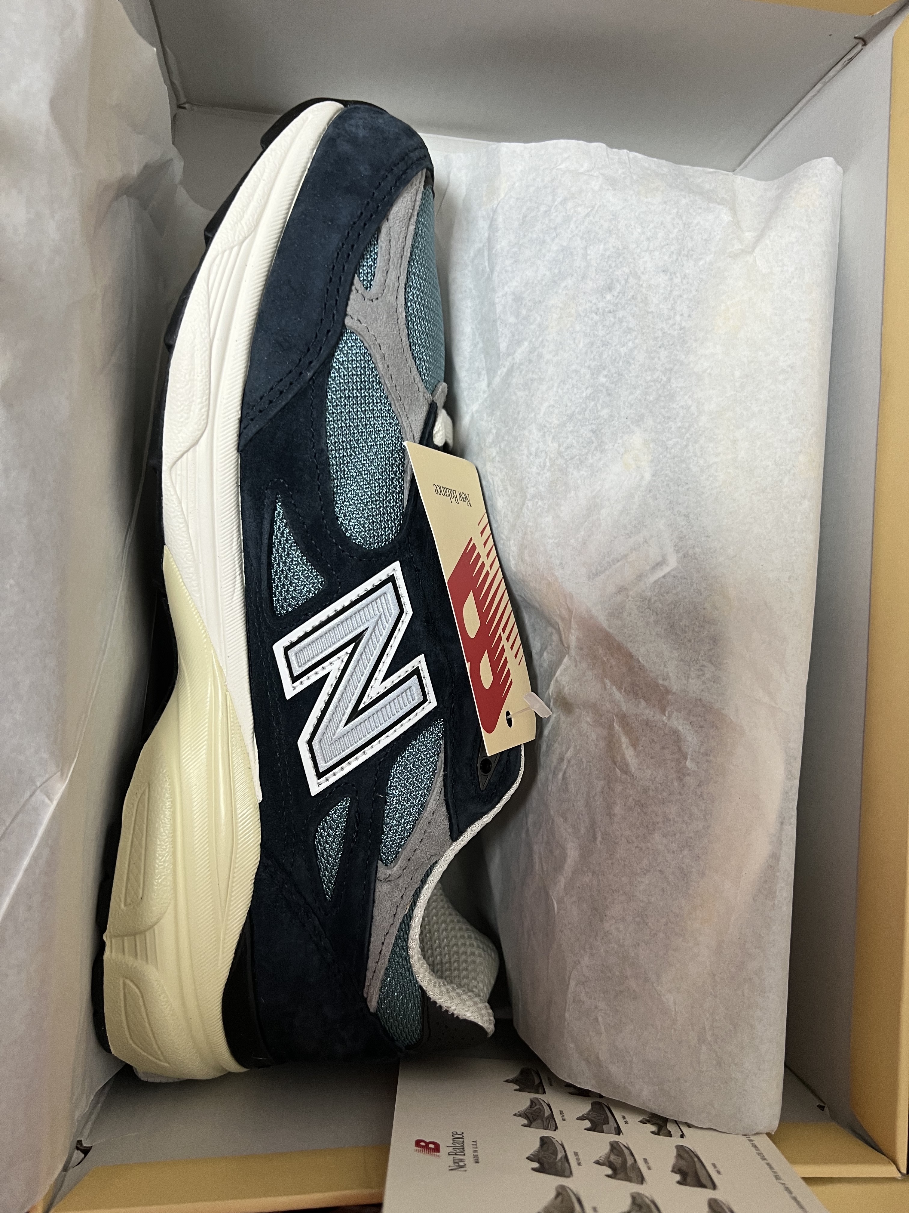 New Balance 990v3 Made in USA Navy Spring Tide 착용 스타일 - 2