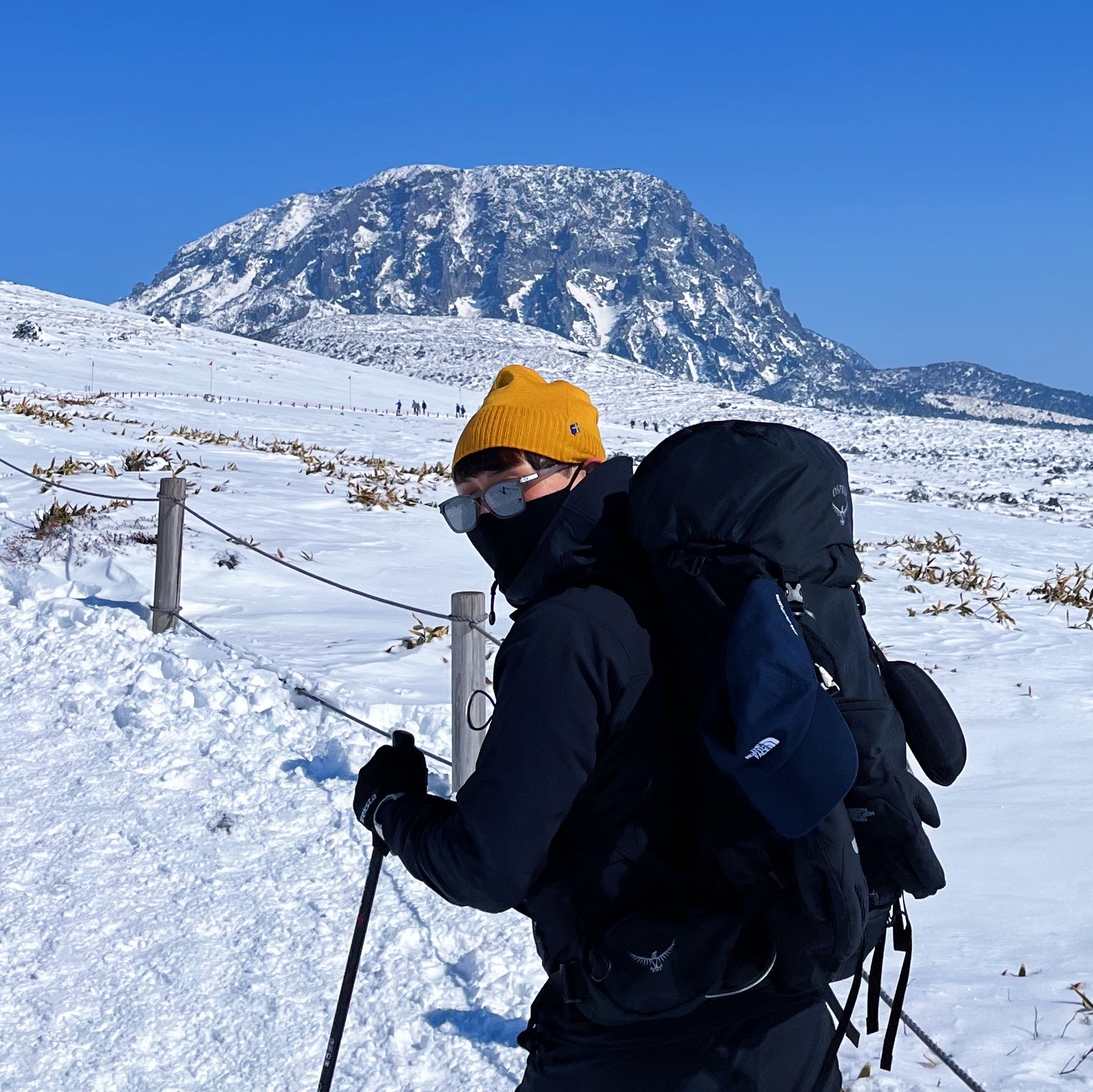 Arc'teryx Gamma LT Hoody Black 착용 스타일