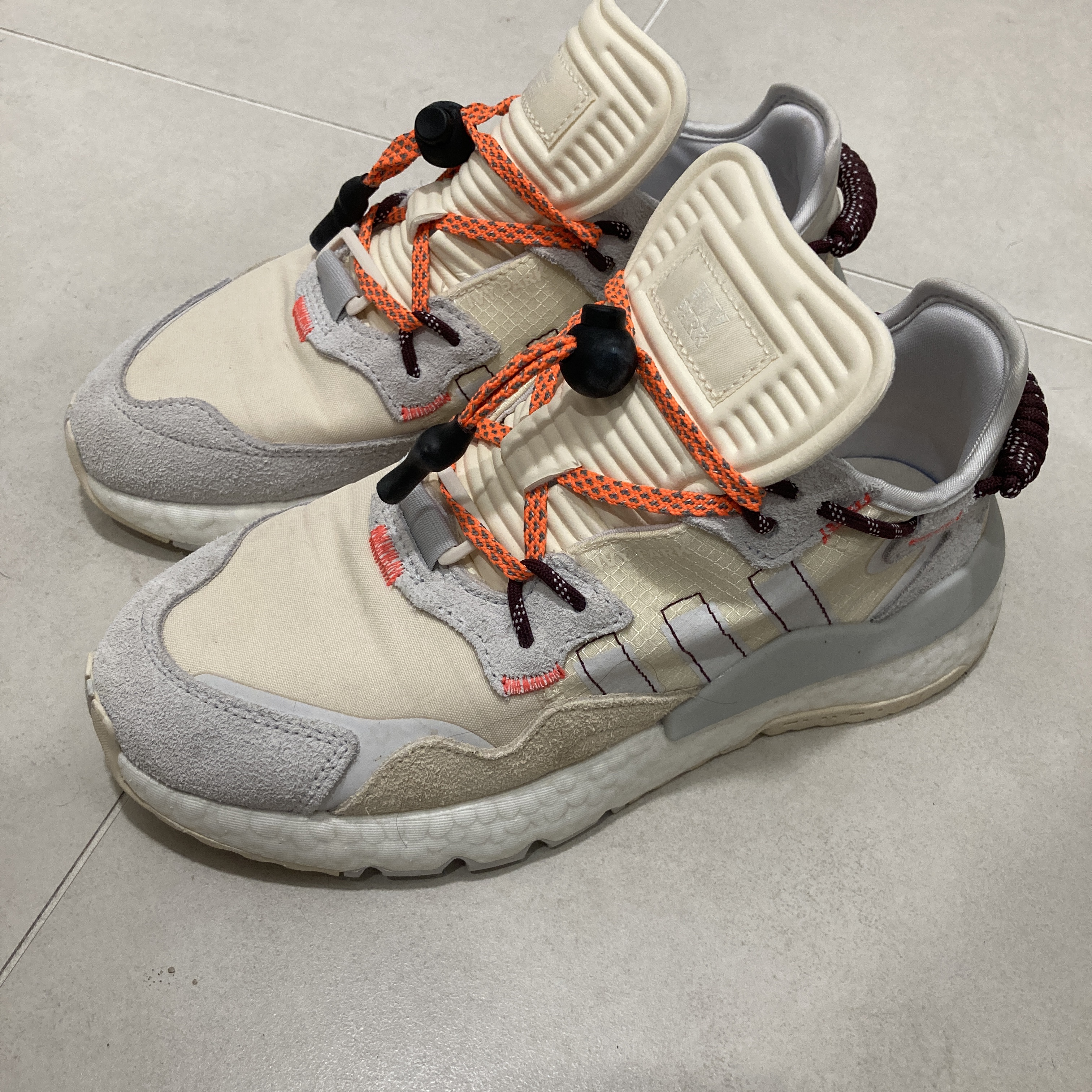 (W) Adidas x Beyonce Ivy Park Nite Jogger Ecru Tint 착용 스타일