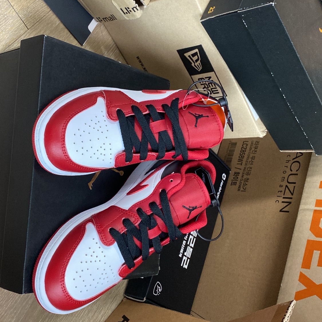 (GS) Jordan 1 Low White Gym Red Black, (W) Jordan 1 Low White Gym Red 착용 스타일 - 2