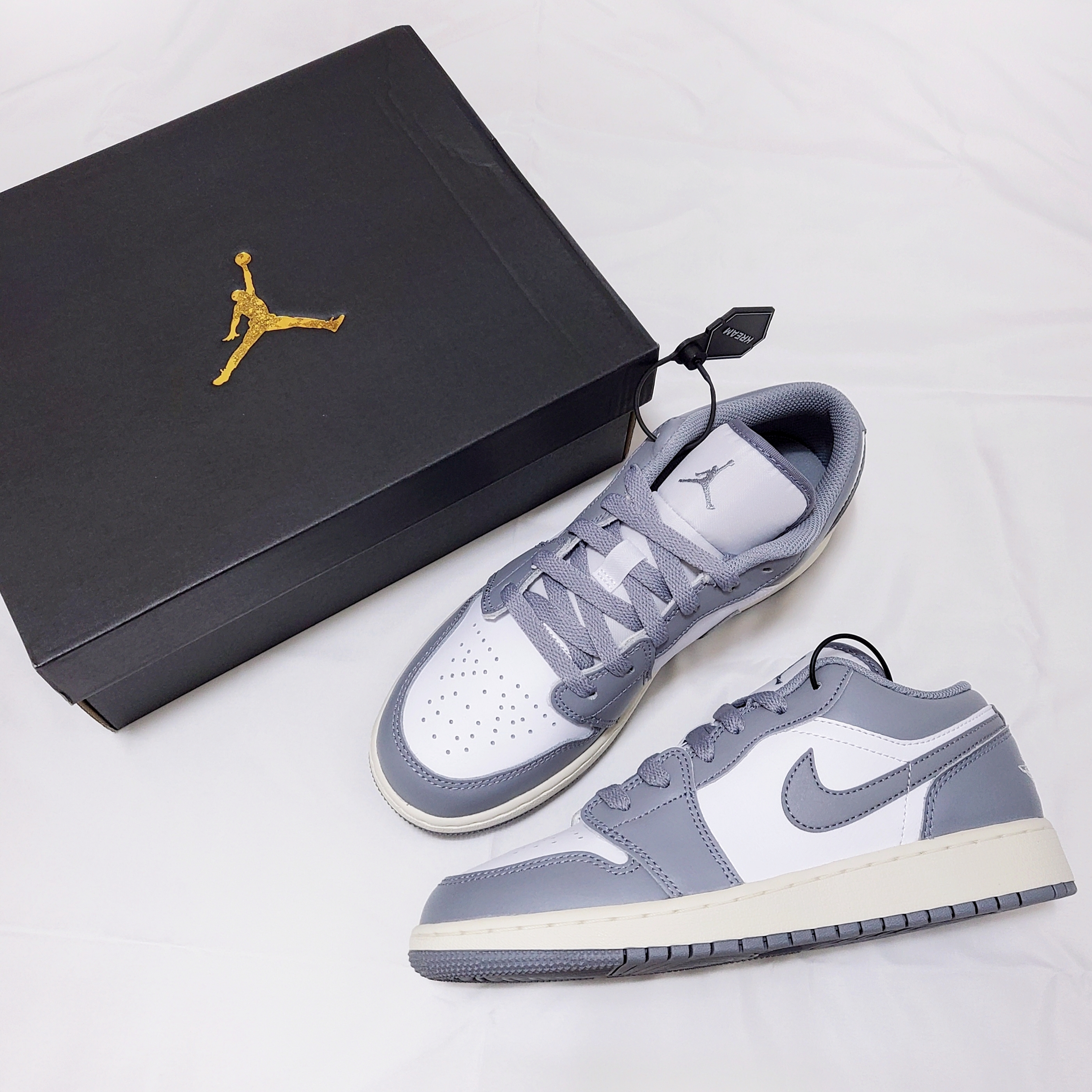 (GS) Jordan 1 Low Stealth and White 착용 스타일