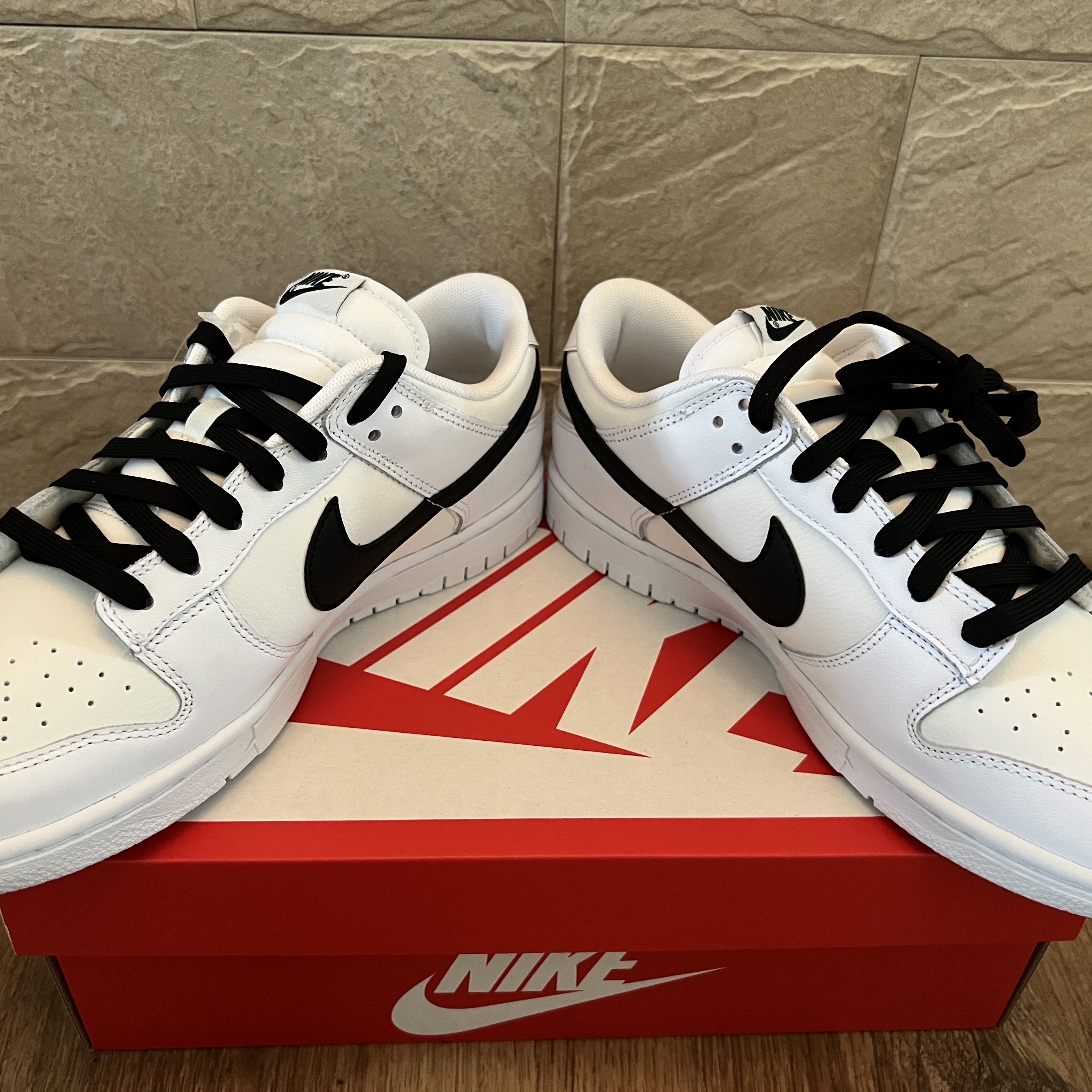 Nike Dunk Low Retro Summit White 착용 스타일 - 2