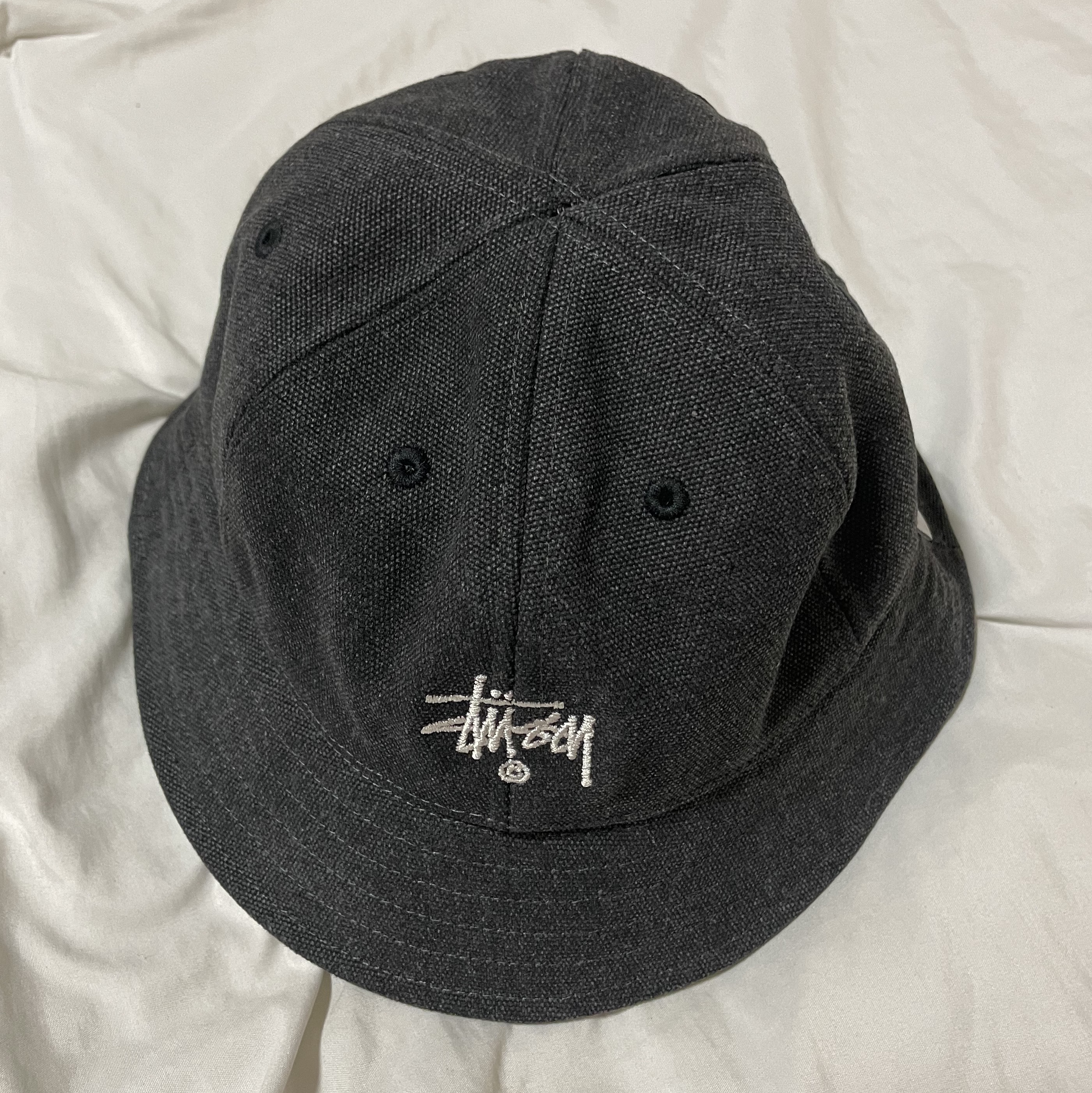 Stussy Thinsulate Canvas Bell Hat Black, Stussy Exodus T-Shirt White 착용 스타일 - 4