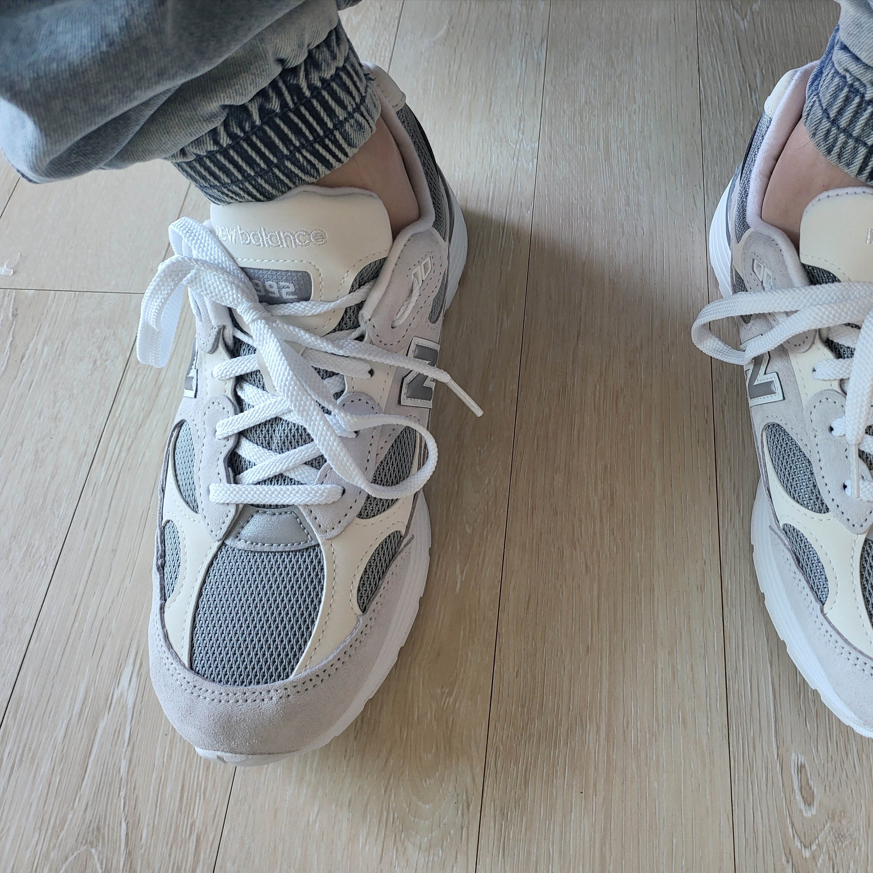 New Balance x Levi's 990v3 Grey (Levi's Tag), New Balance 992 Made in USA White Silver 착용 스타일 - 3