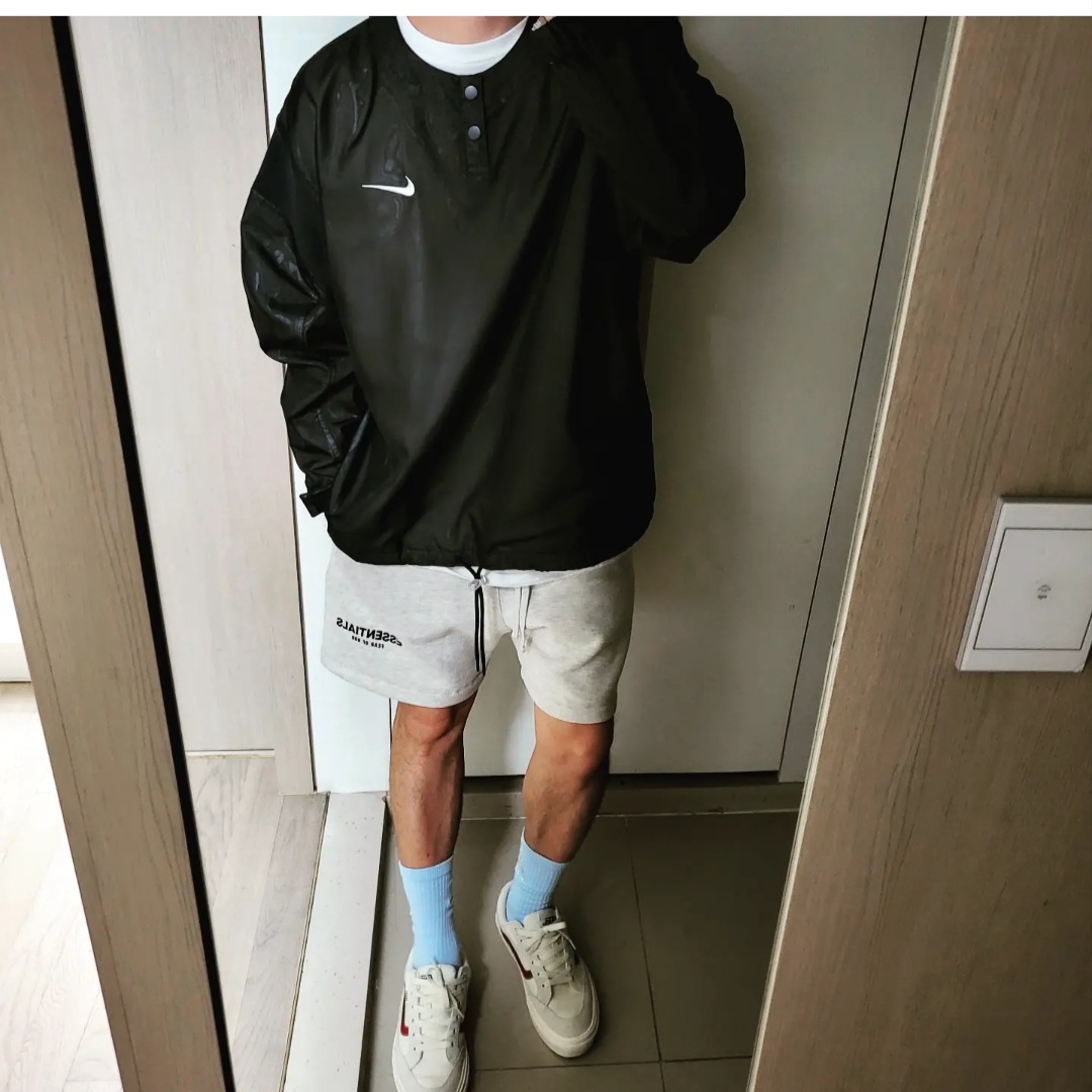 Converse x Stussy Chuck 70 High Black, Yeezy Gap Engineered By Balenciaga Dove Long Sleeve T-Shirt Beige 착용 스타일 - 5