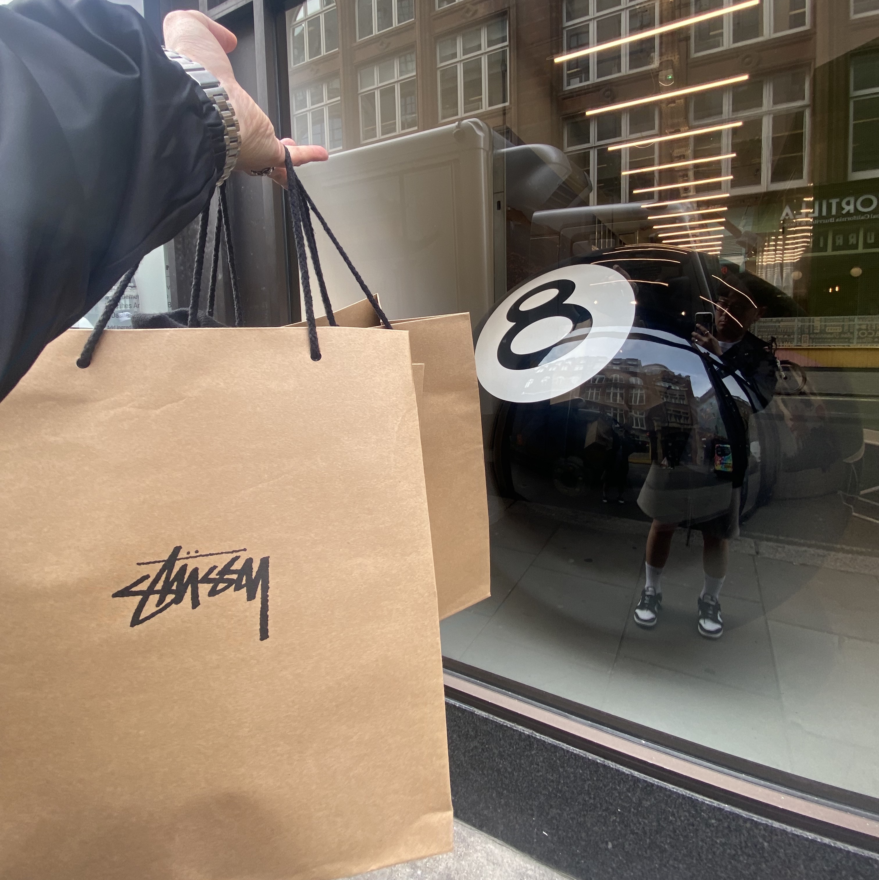 Stussy Dice Quilted Liner Jacket Black, Essentials Fleece Shorts Taupe - 20FW 착용 스타일 - 5
