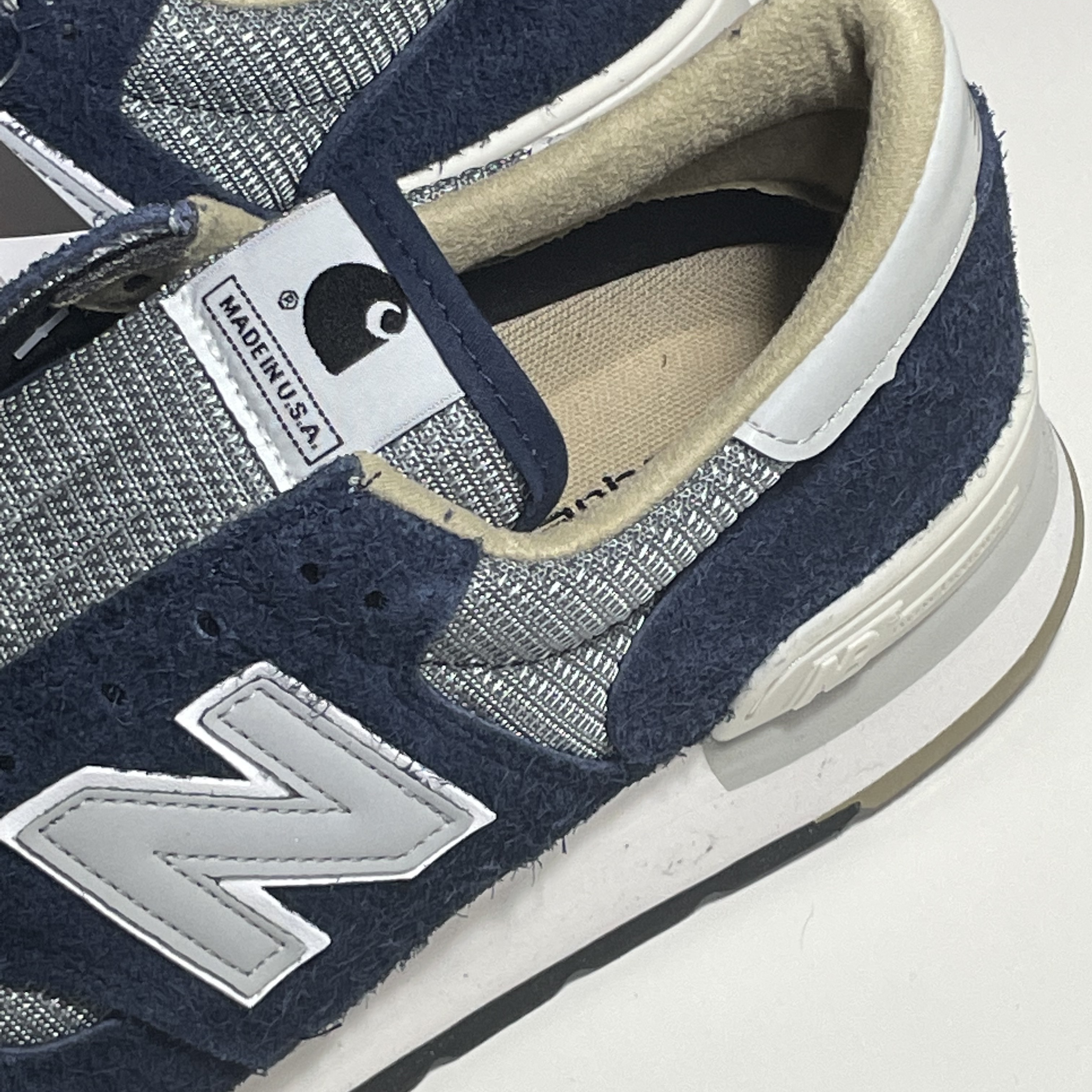 New Balance x Carhartt WIP 990v1 Made in USA Sculpture Center 착용 스타일 - 3