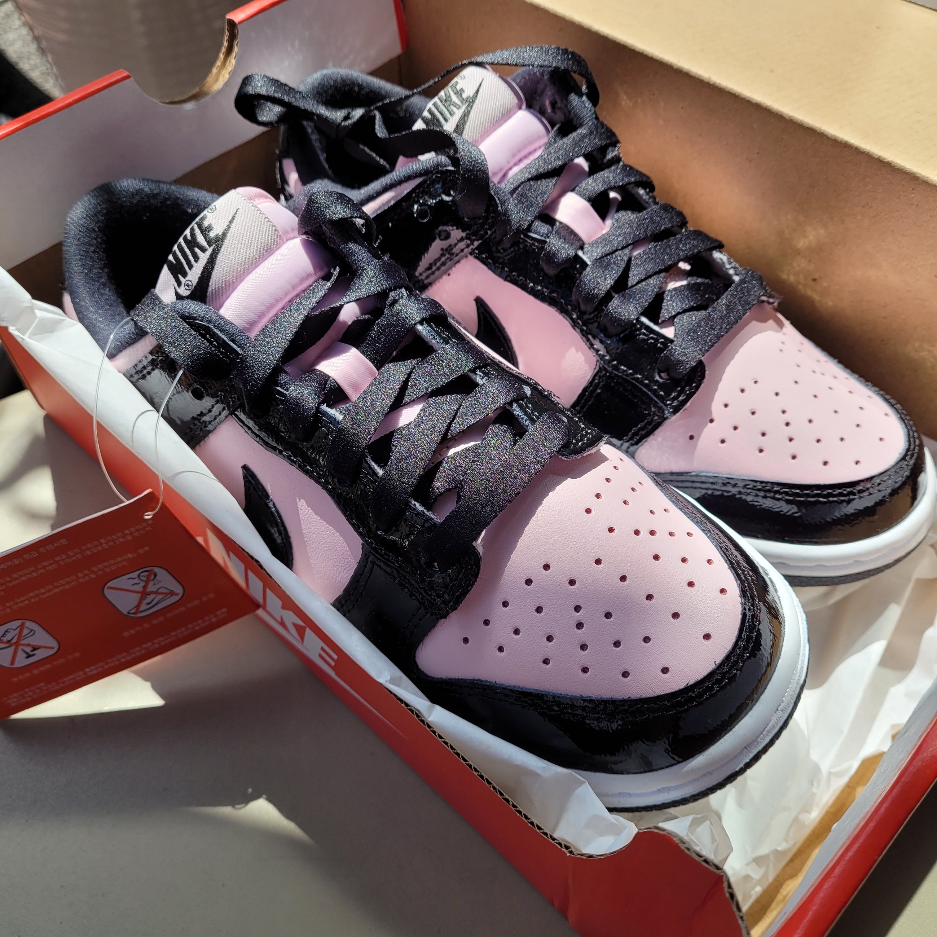 (W) Nike Dunk Low Essential Pink Foam Black 착용 스타일 - 2