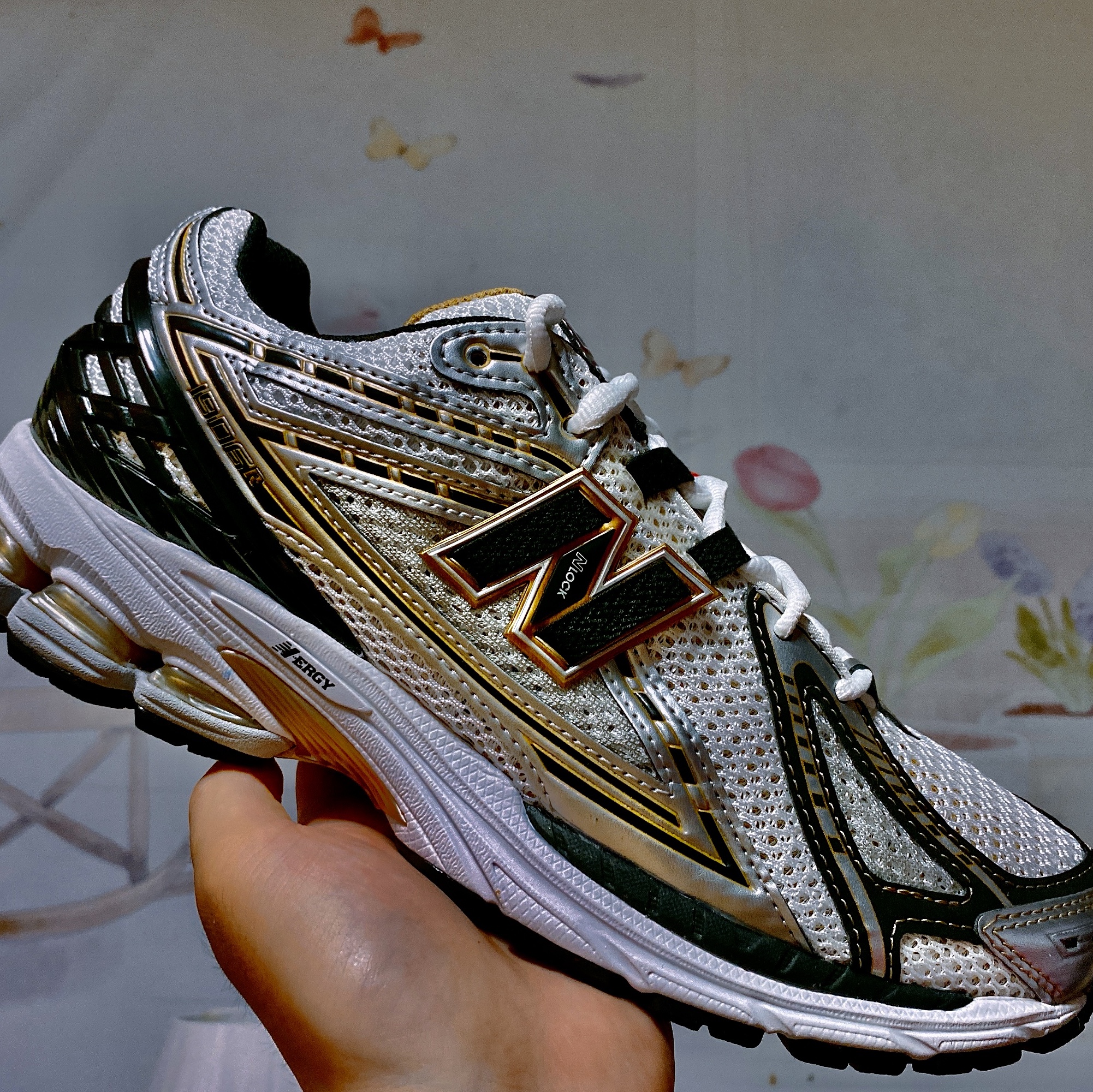 New Balance 1906R White Gold 착용 스타일 - 2