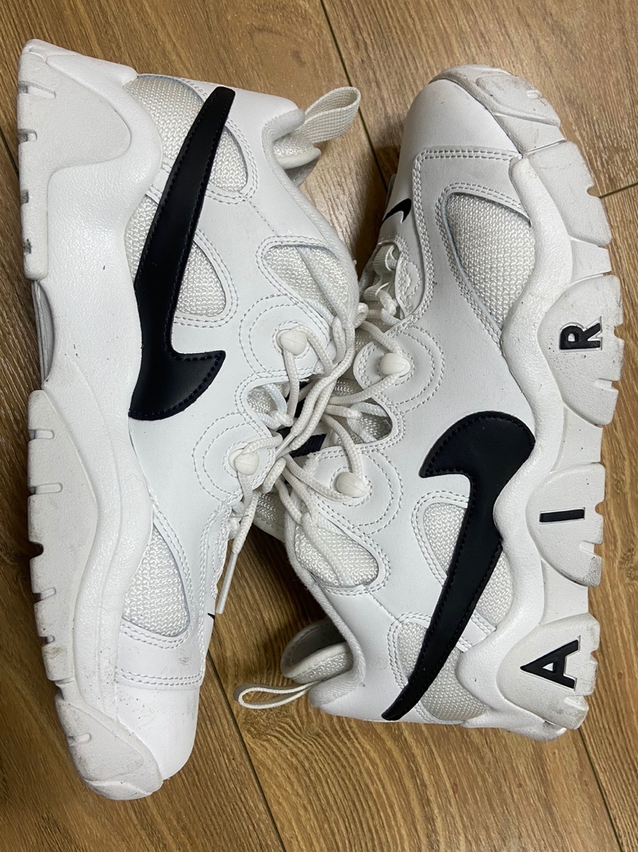 Nike Air Barrage Low Summit White 착용 스타일 - 2