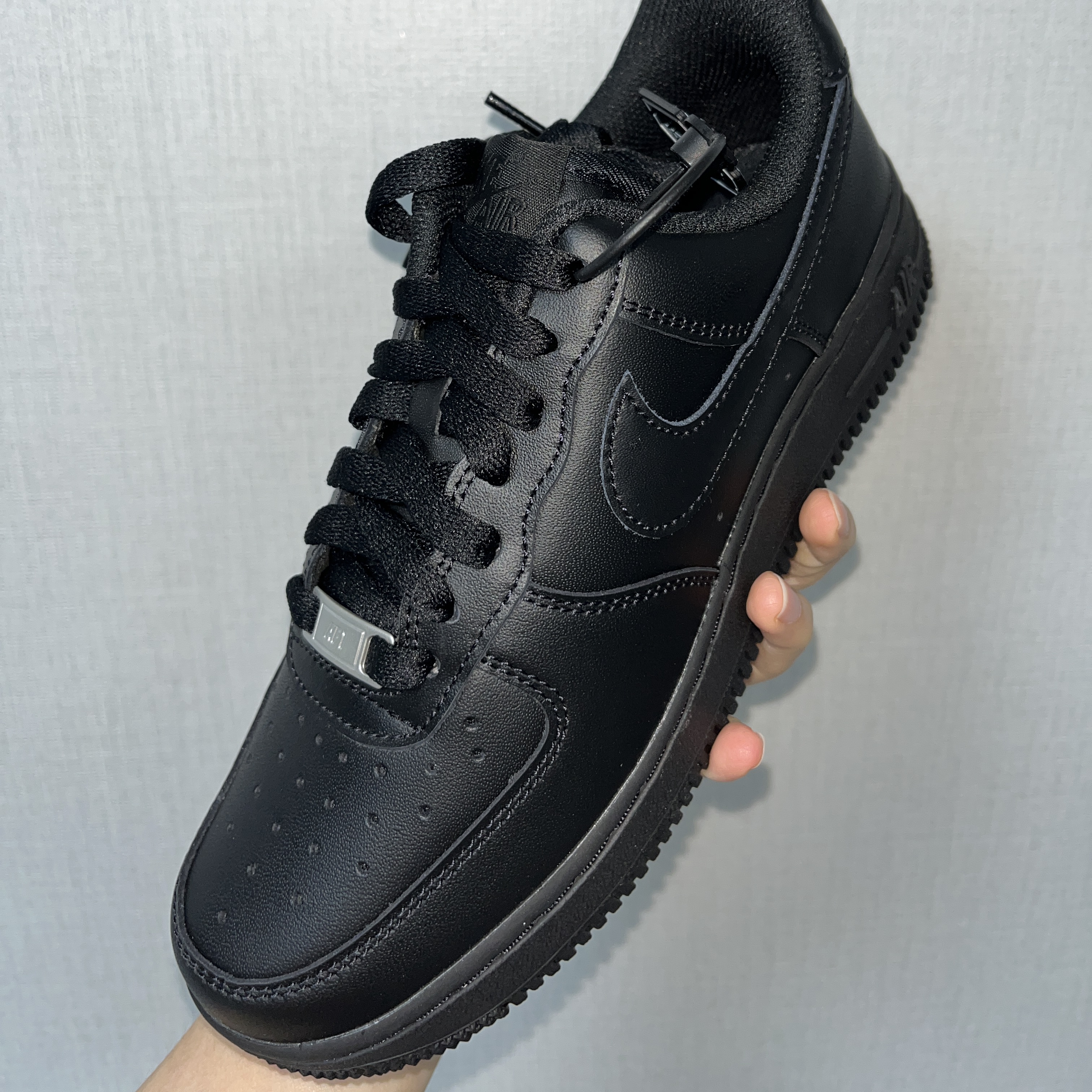 (W) Nike Air Force 1 '07 Low Triple Black, Nike Air Force 1 '07 Low Triple Black 착용 스타일
