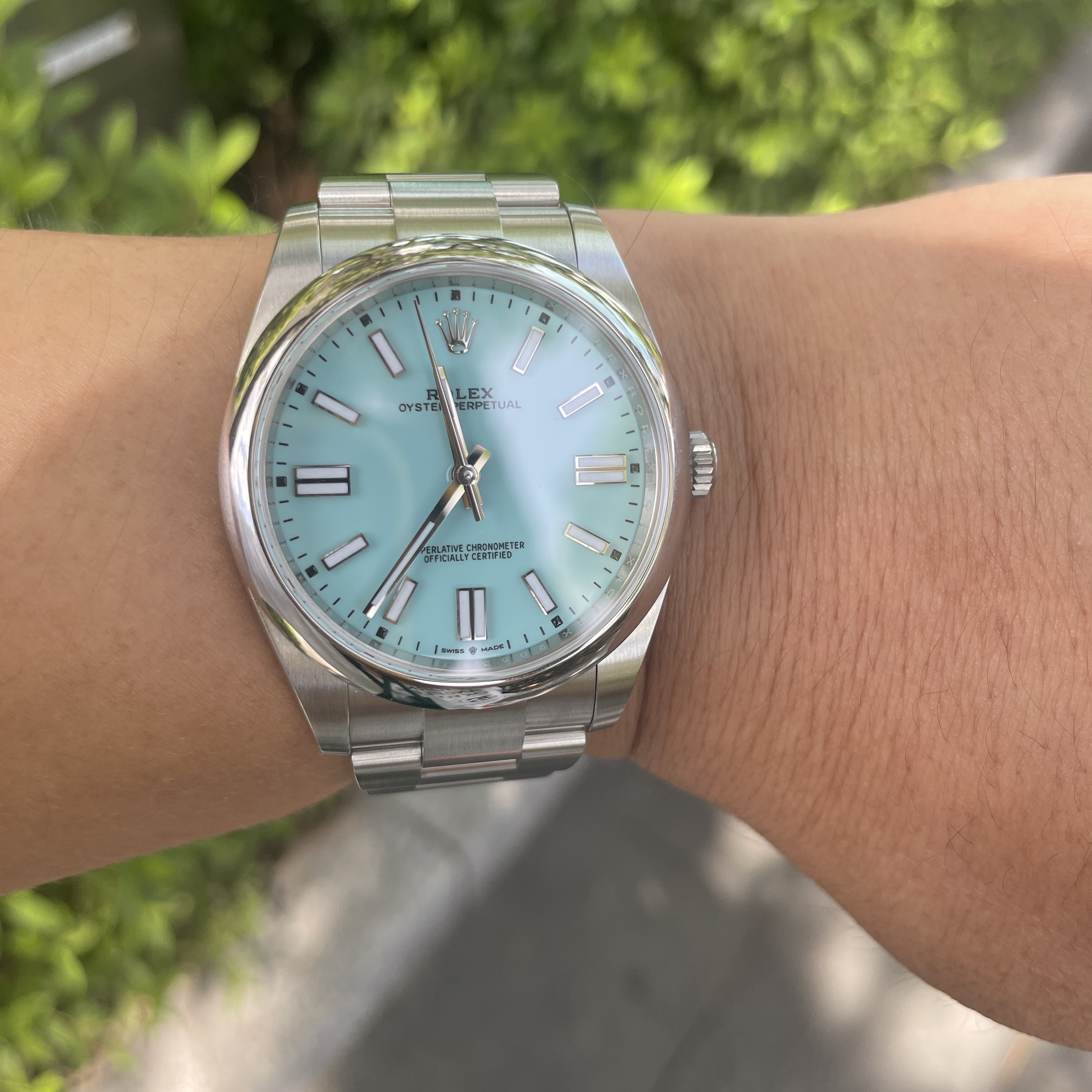 Rolex Oyster Perpetual 41mm 124300 Turquoise Blue Oyster, Rolex Sky-Dweller 42mm 326934 Bright Blue Jubilee 착용 스타일 - 1