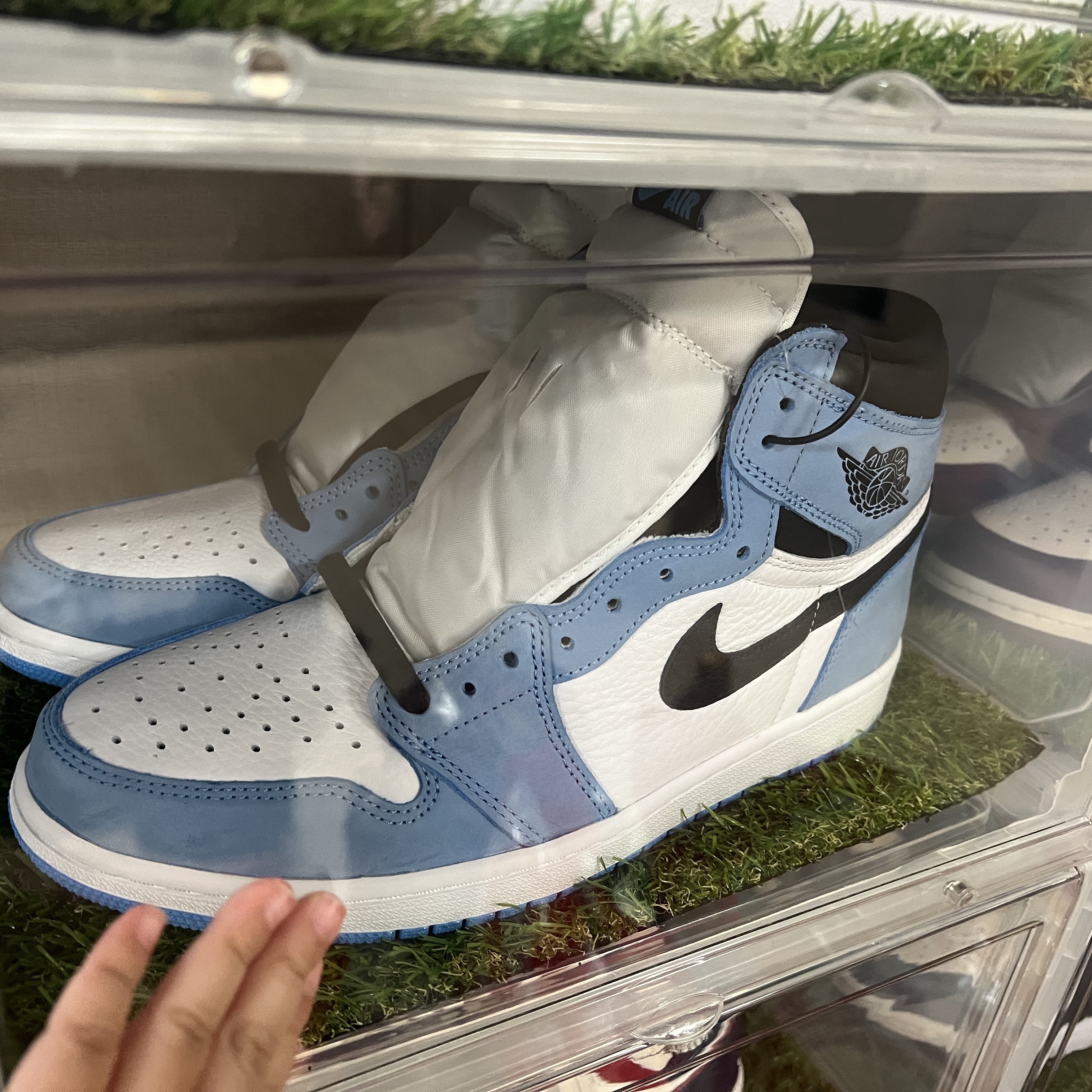 Jordan 1 Retro High OG University Blue, Jordan 1 Retro High OG Hyper Royal 착용 스타일 - 1