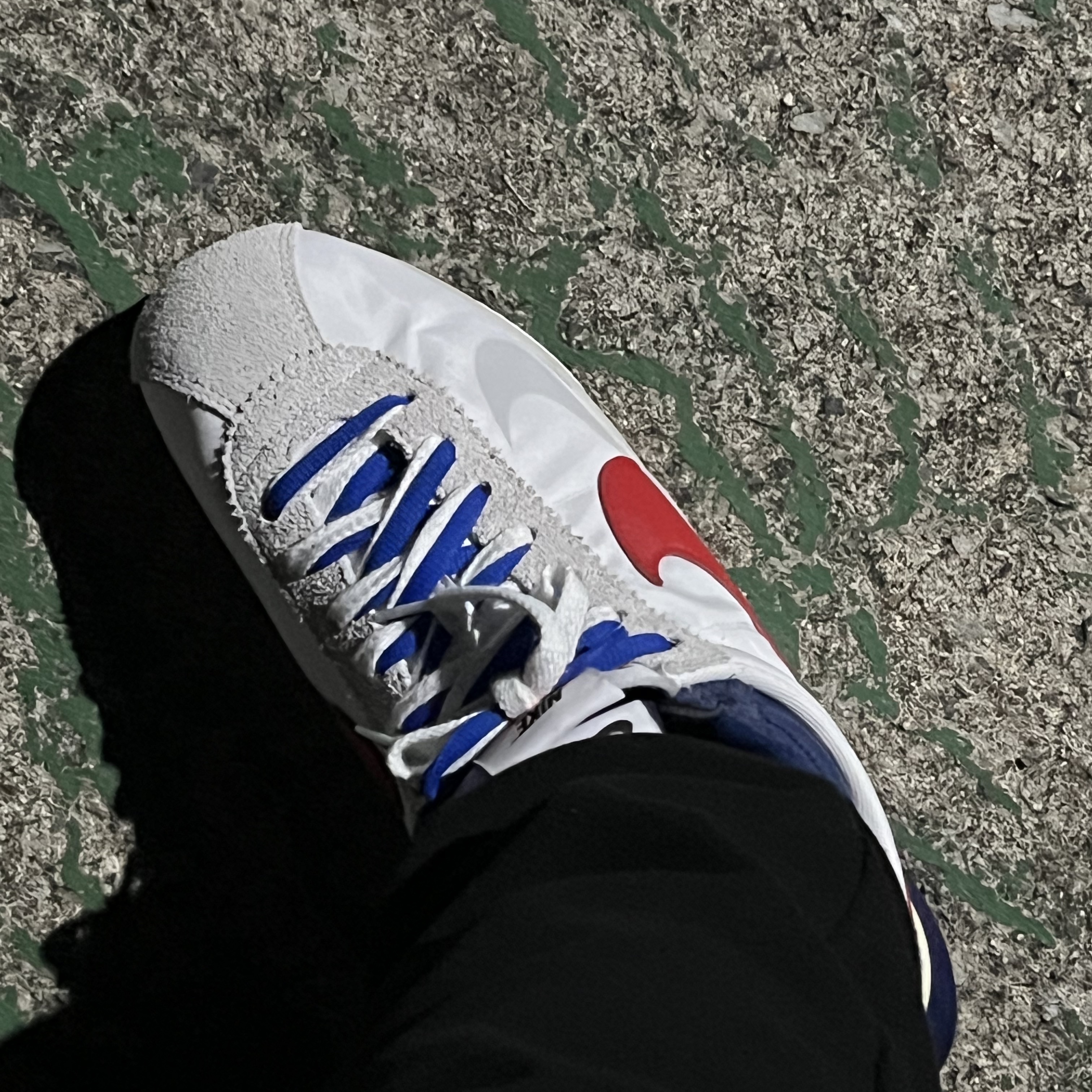Nike x Sacai Zoom Cortez SP White and University Red 착용 스타일