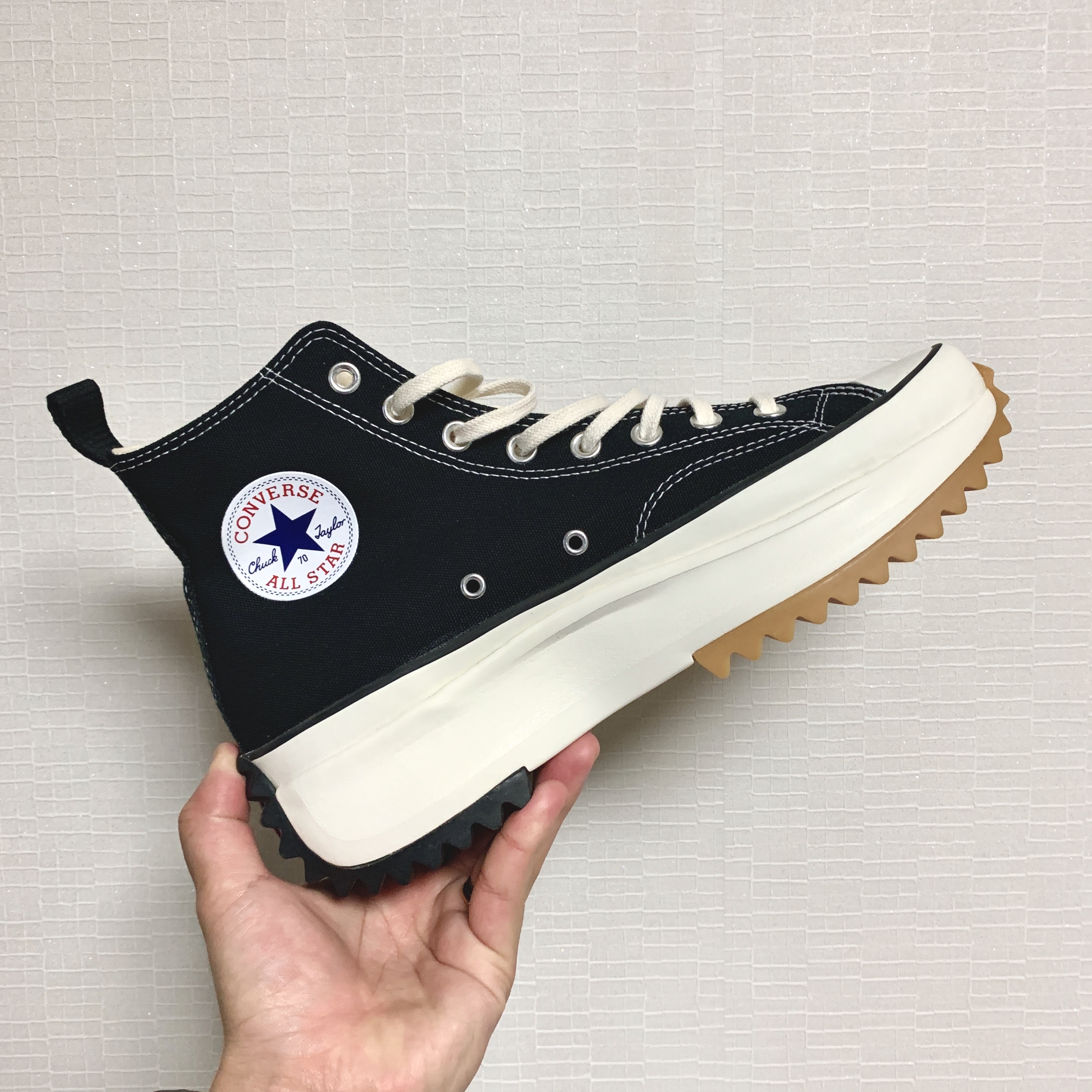 Converse x JW Anderson Run Star Hike Hi Black 착용 스타일