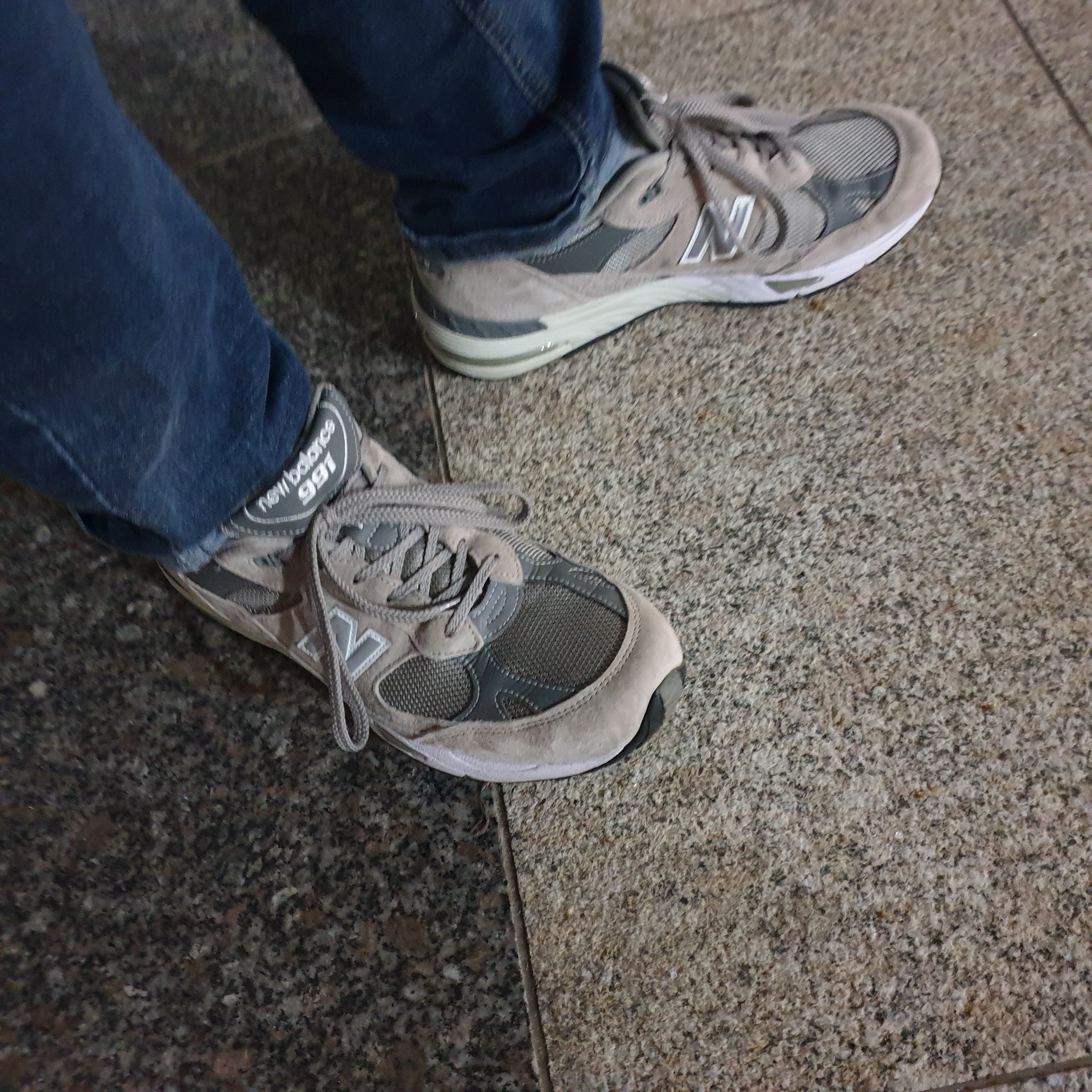 New Balance 991 Made in UK Grey 착용 스타일