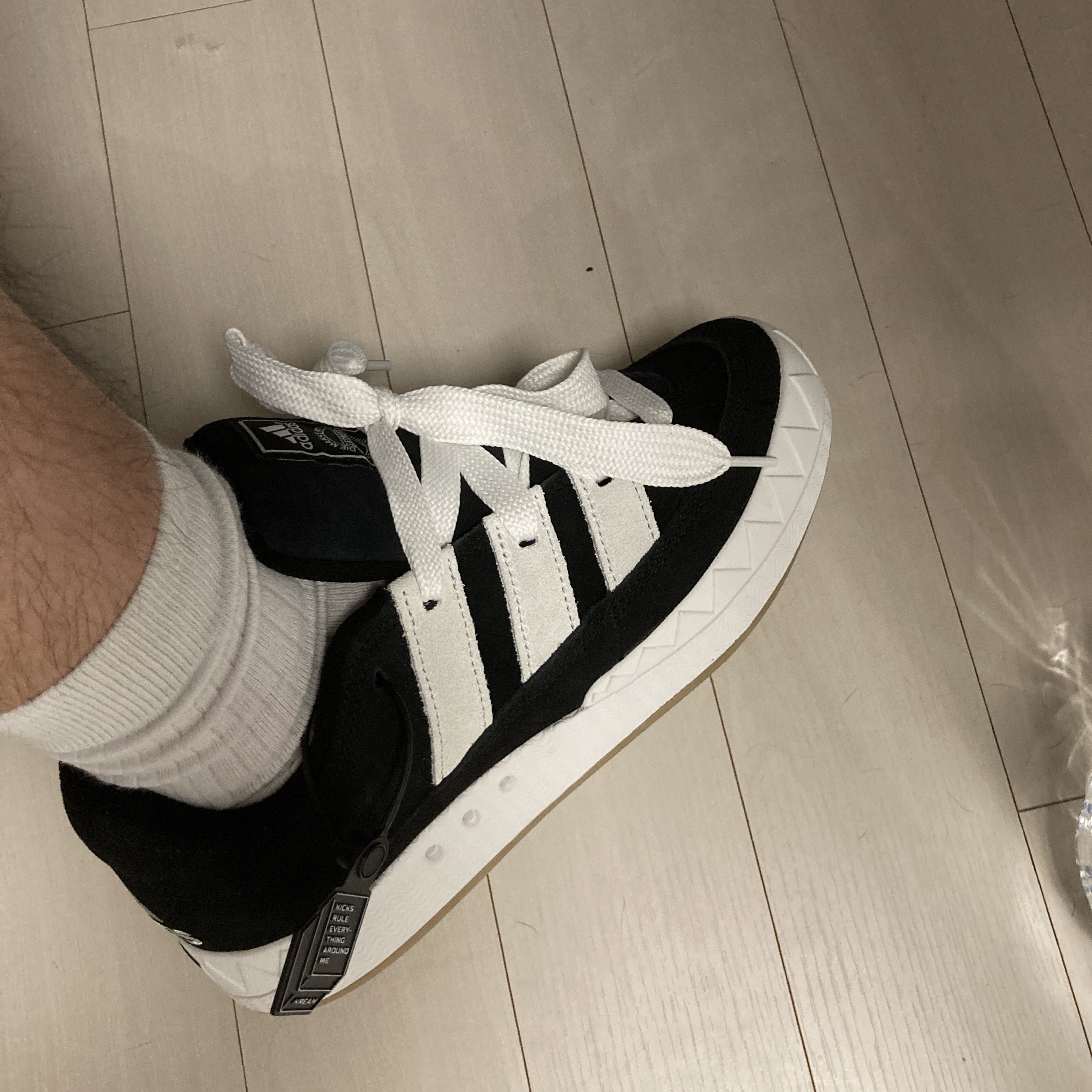 Adidas Adimatic Core Black, Adidas x Beyonce Ivy Park Nite Jogger Off White 착용 스타일 - 4